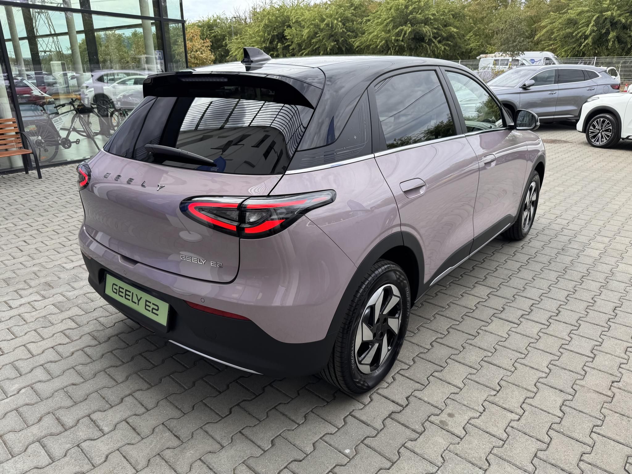 GEELY E2