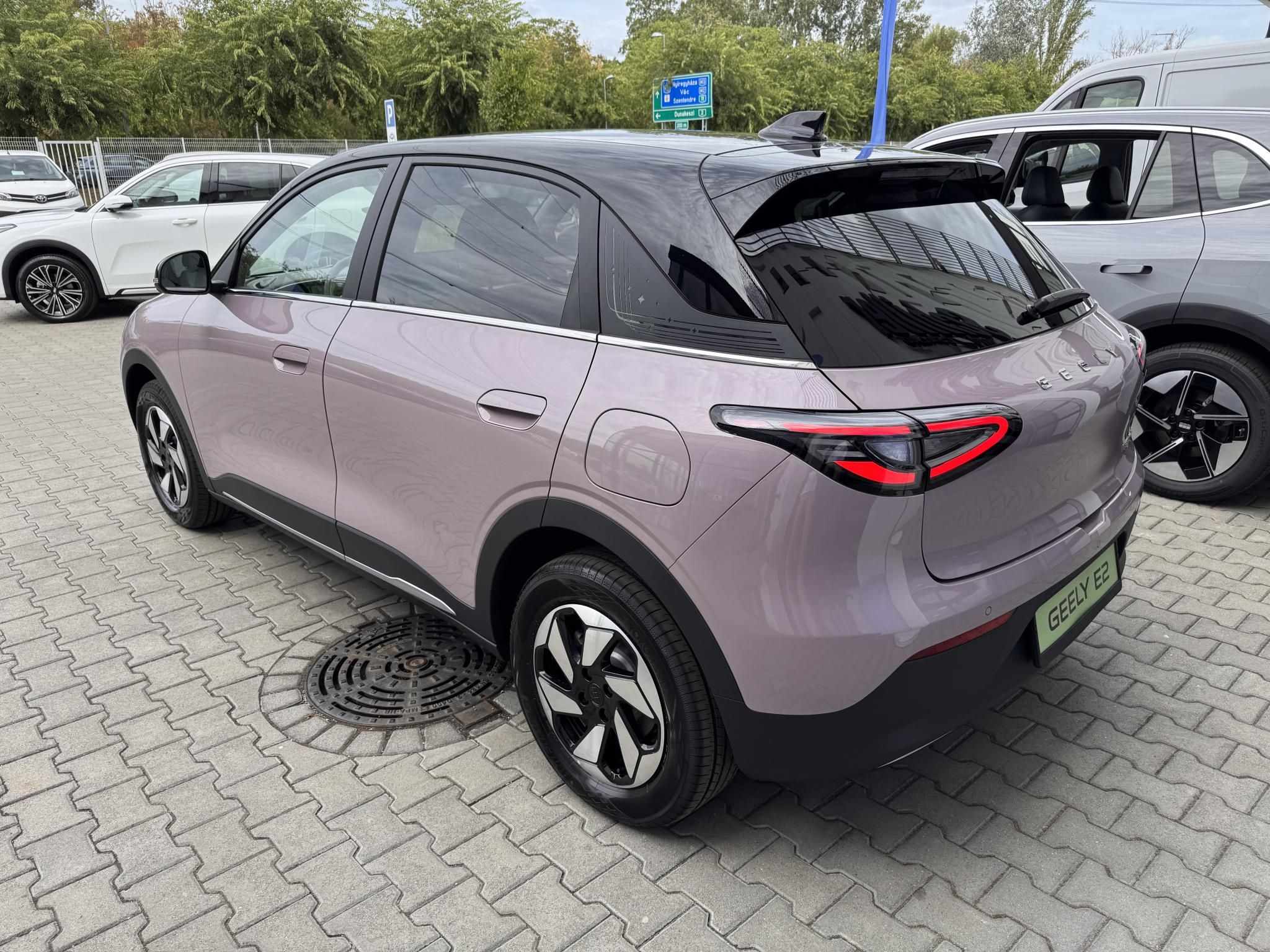 GEELY E2