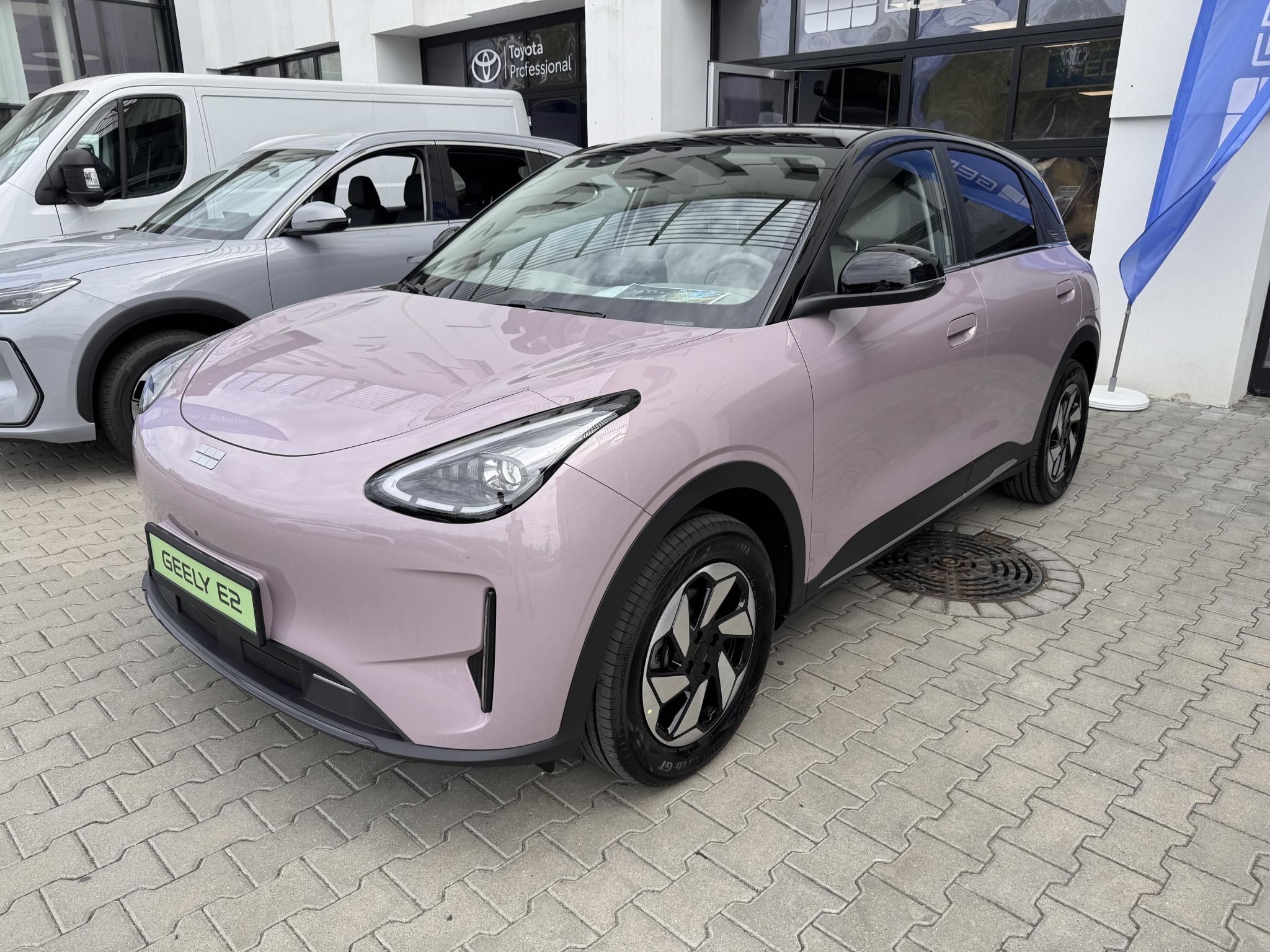 GEELY E2