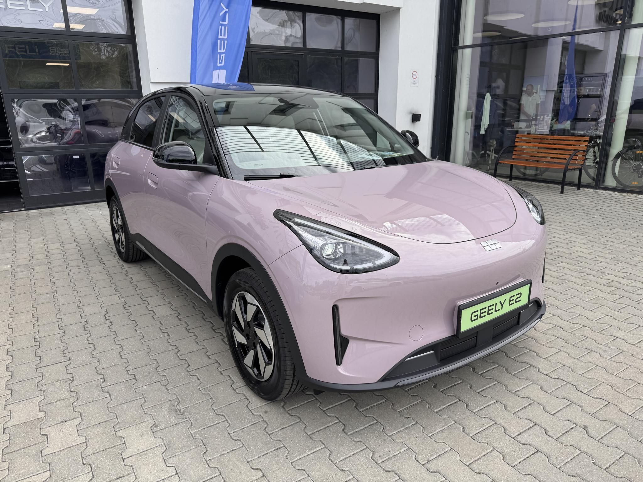 GEELY E2
