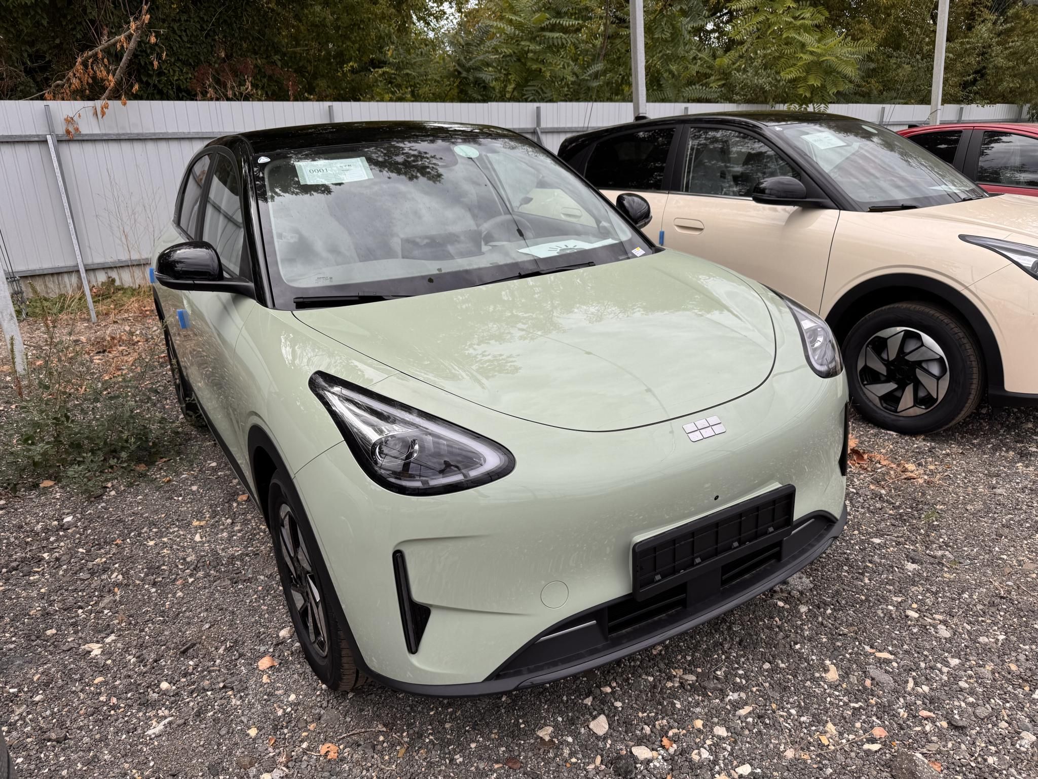 GEELY E2