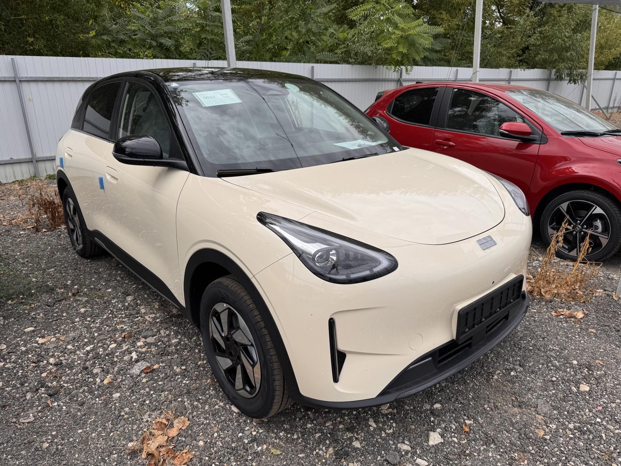 GEELY E2