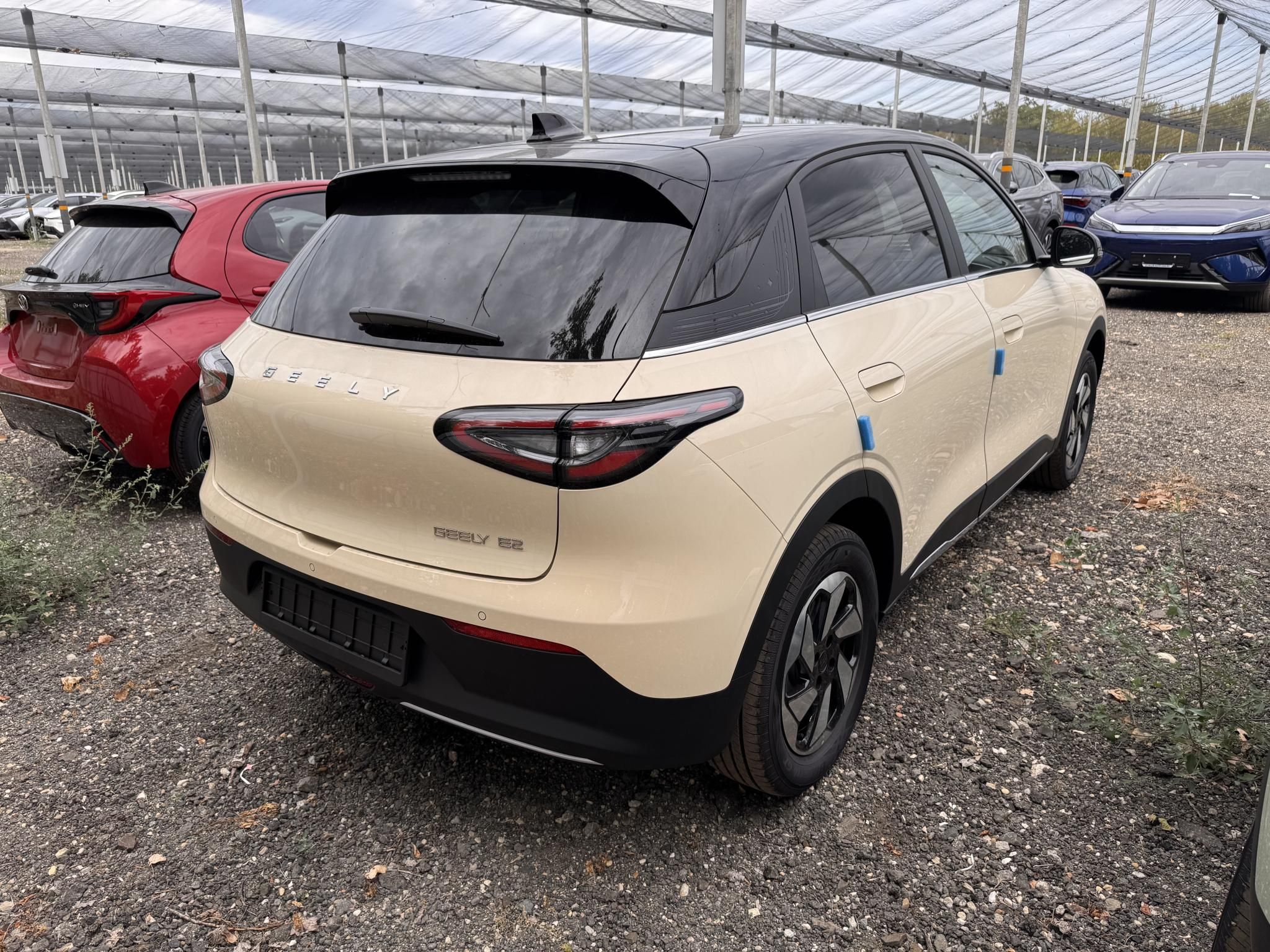 GEELY E2
