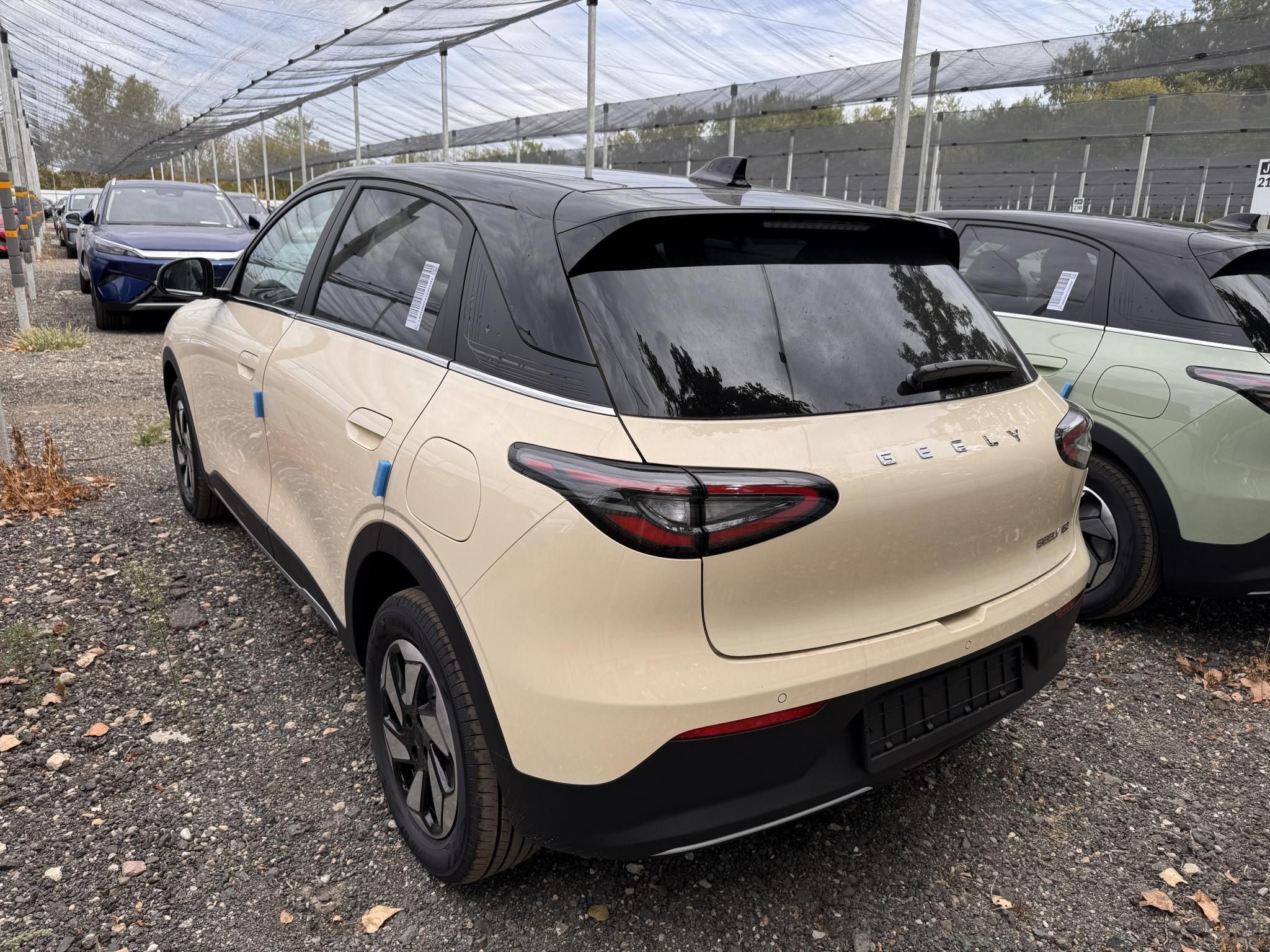 GEELY E2