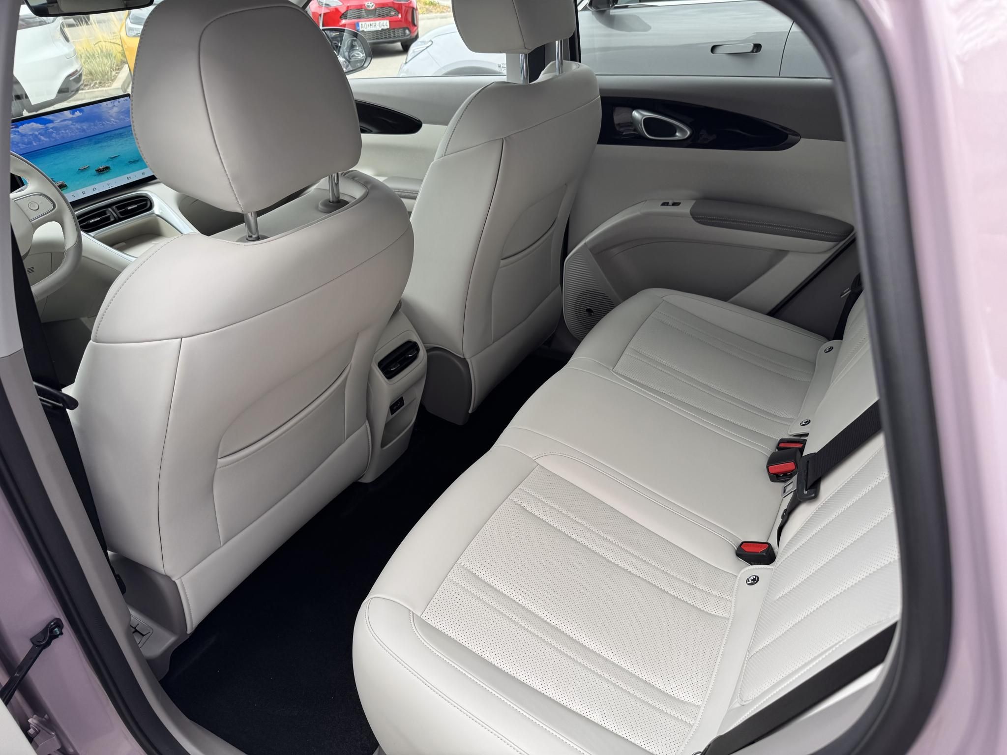 GEELY E2