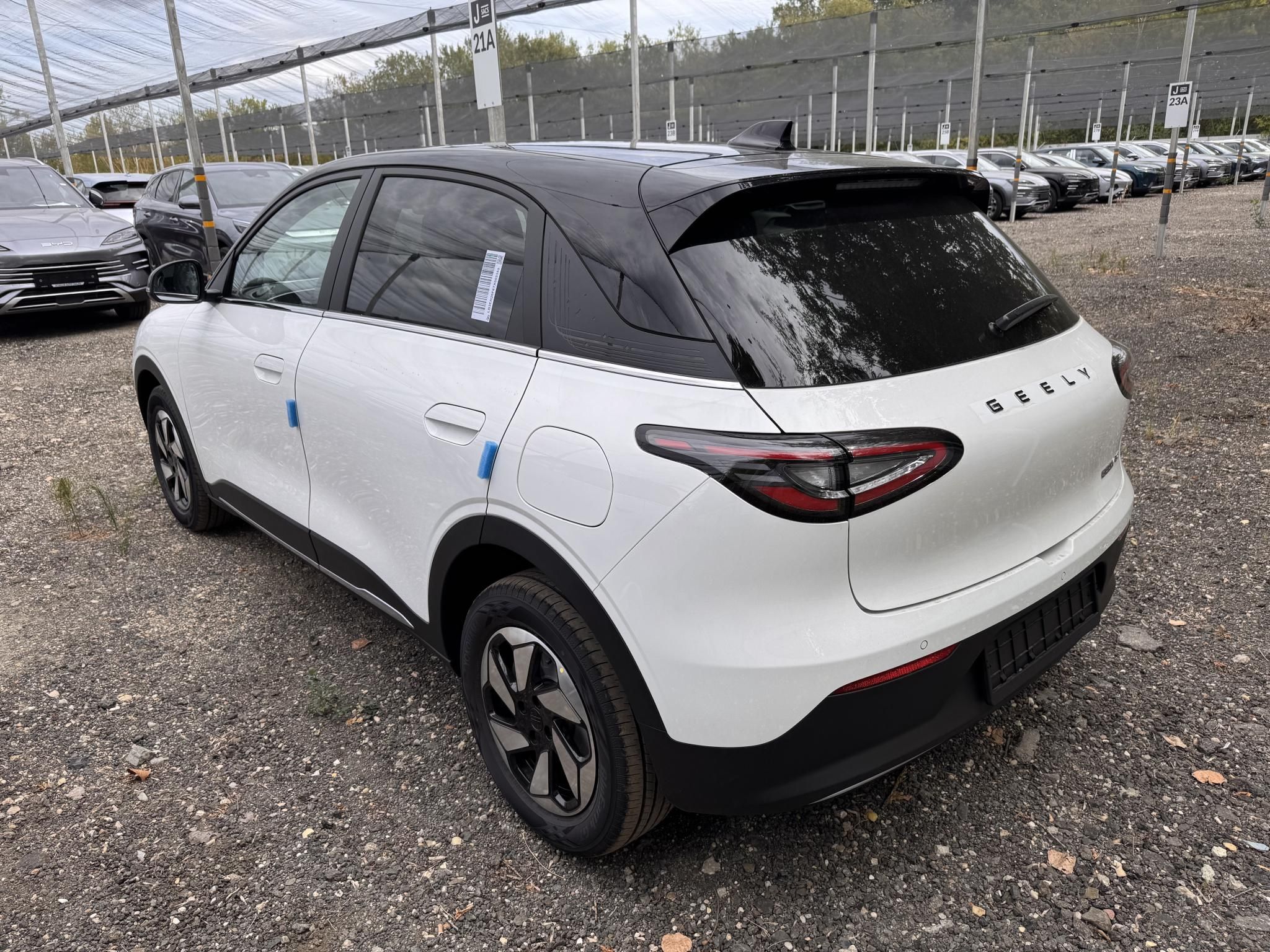 GEELY E2
