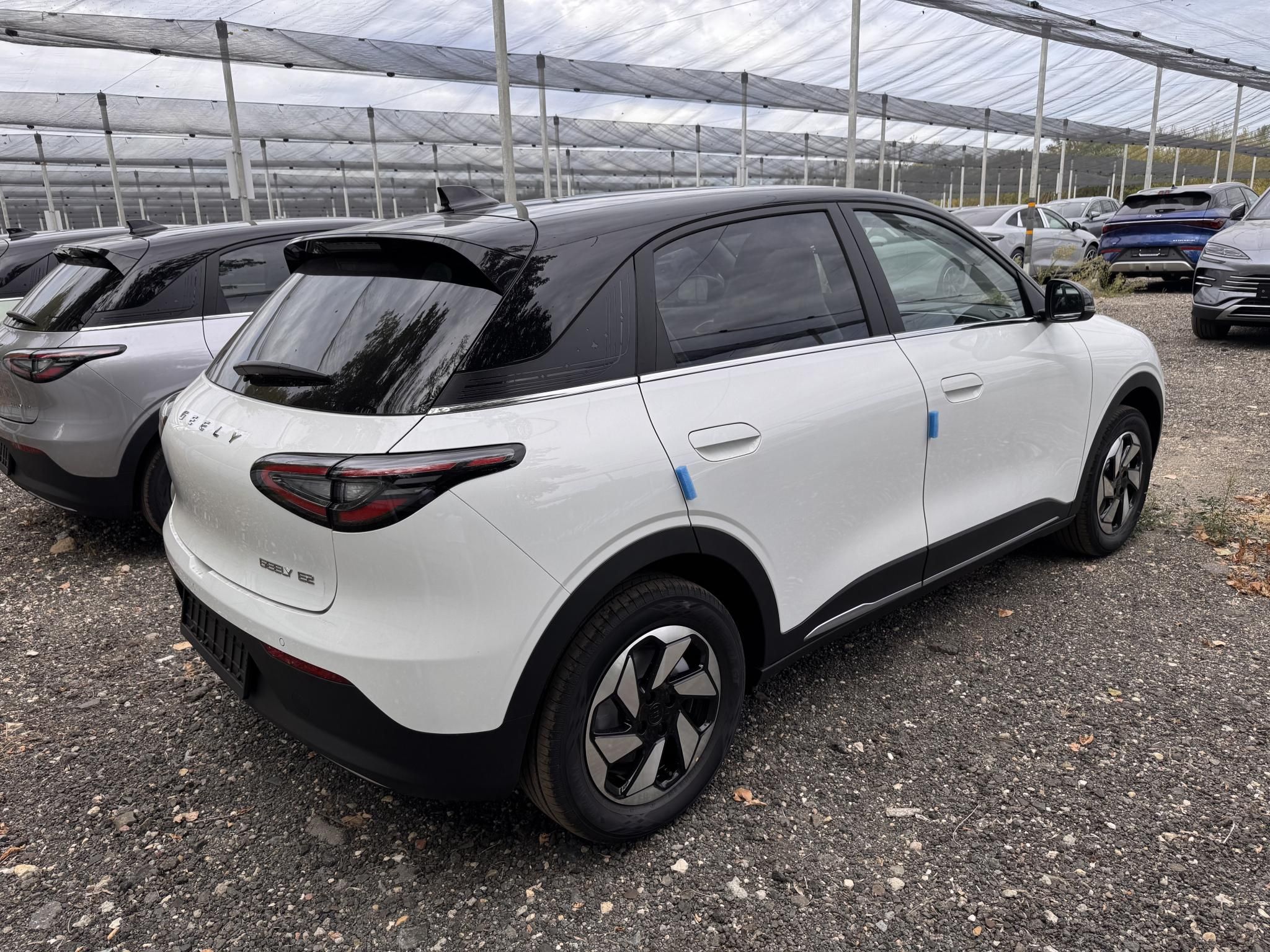 GEELY E2