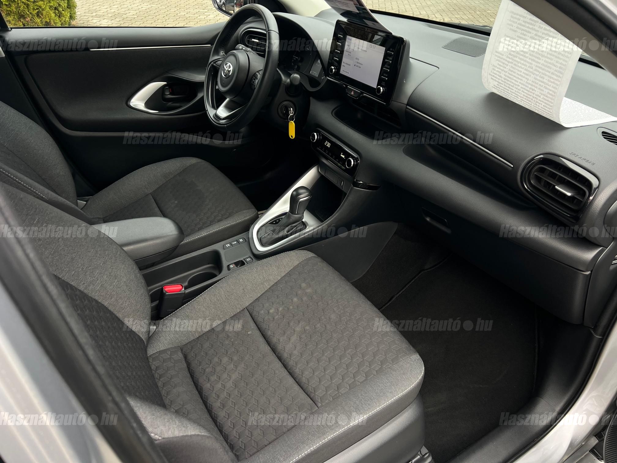 TOYOTA YARIS 1.5 Hybrid Selection Style VIP e-CVT