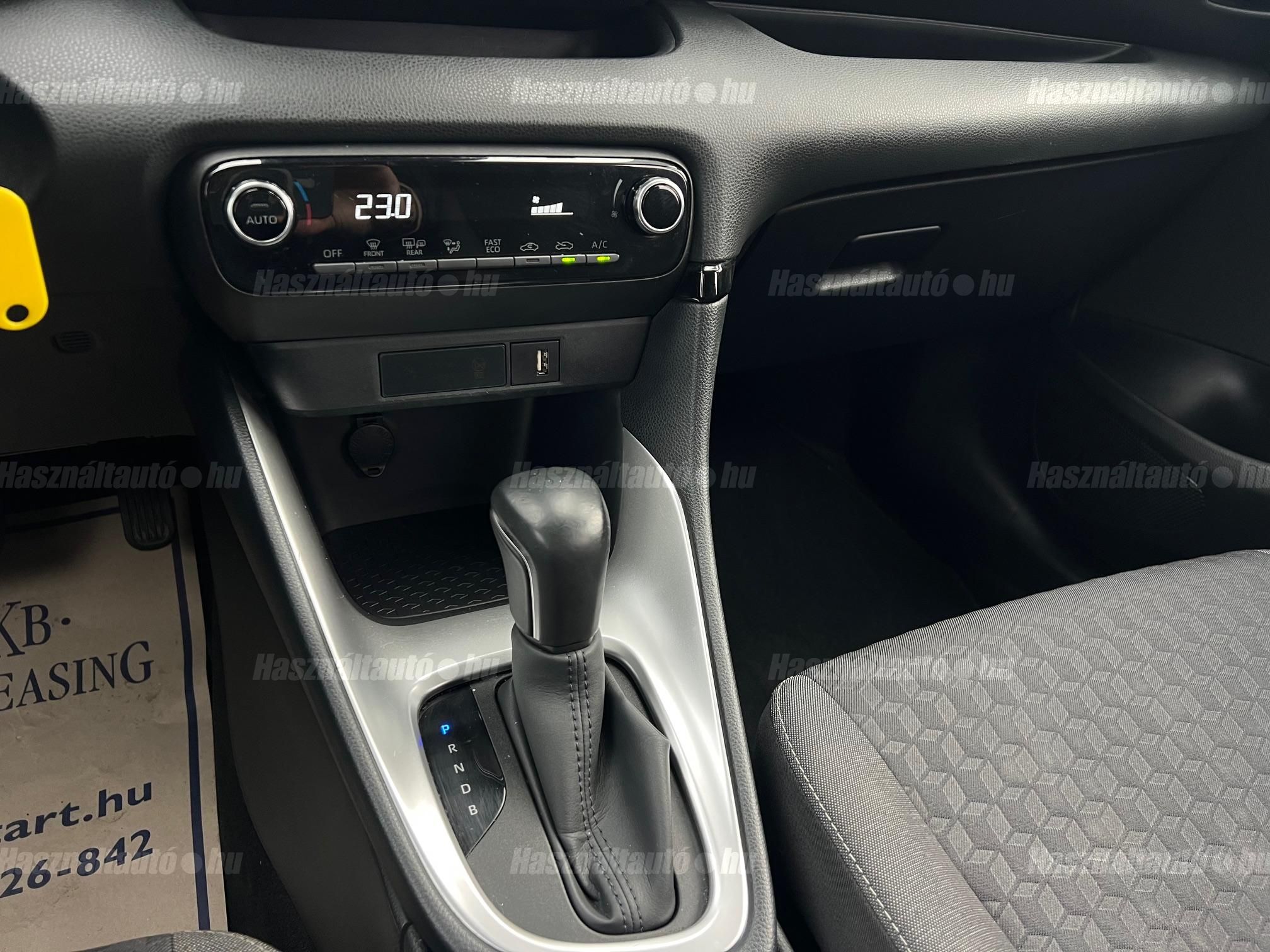 TOYOTA YARIS 1.5 Hybrid Selection Style VIP e-CVT