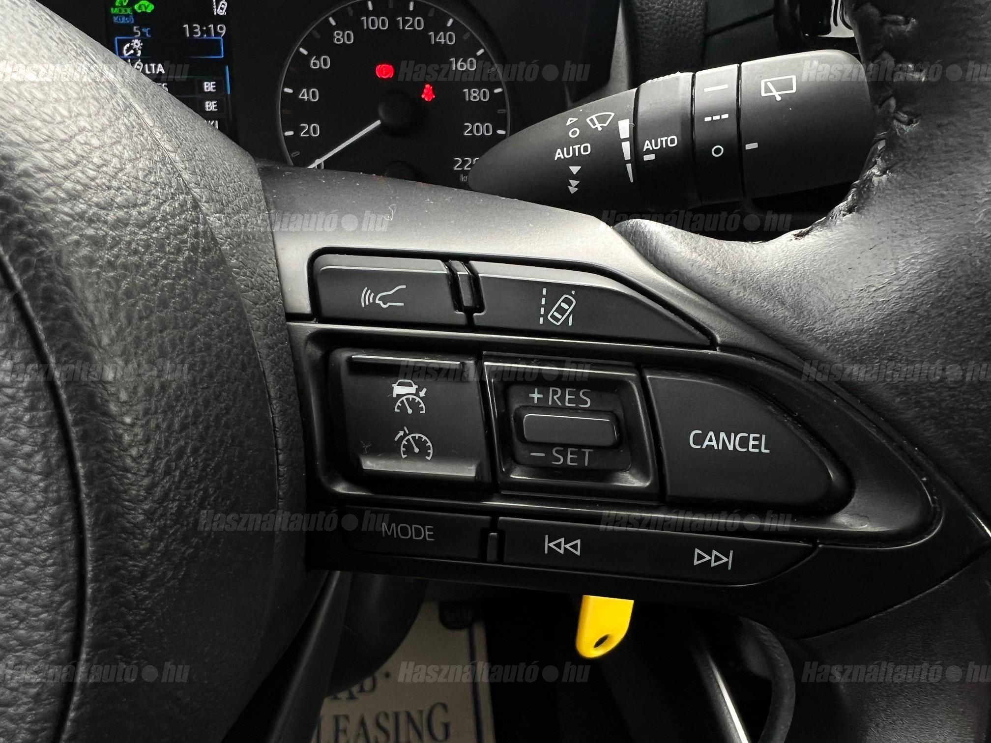 TOYOTA YARIS 1.5 Hybrid Selection Style VIP e-CVT