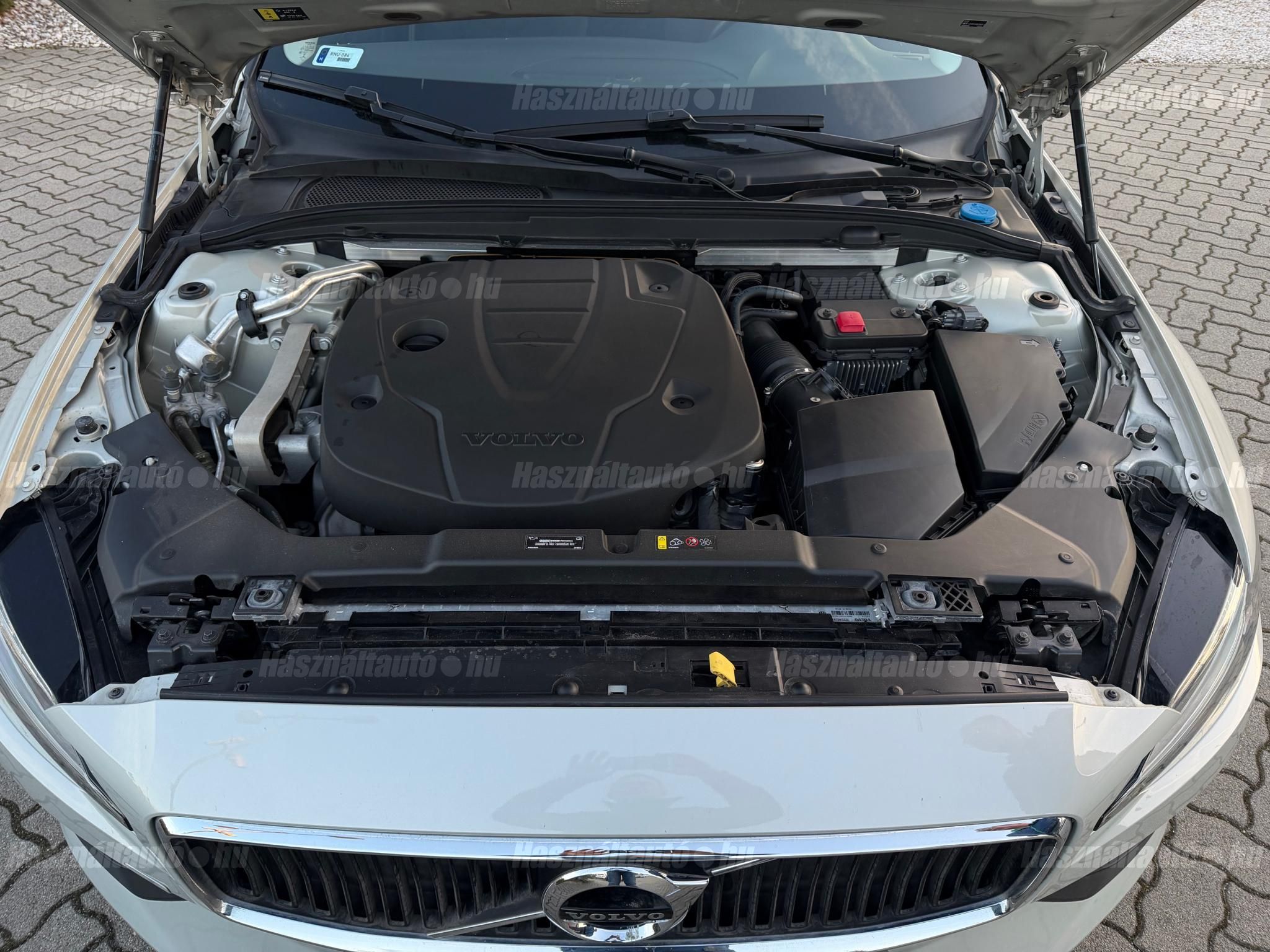 VOLVO V60 2.0 D [D3] Momentum Pro Geartronic 8.seb.Automata.75.ekm.Magyar.Led.Kamera.3év
