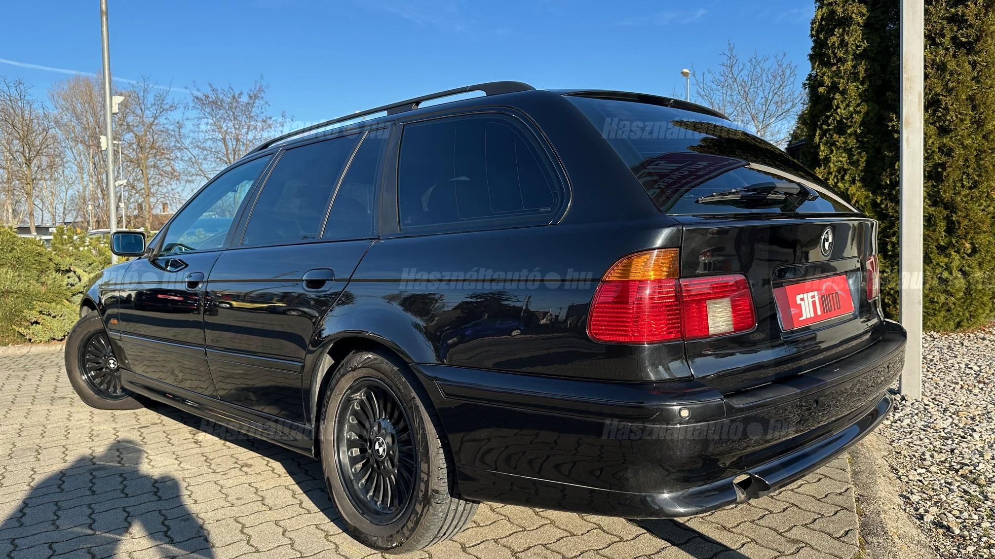 BMW 5-ÖS SOROZAT 525d Touring (Automata)