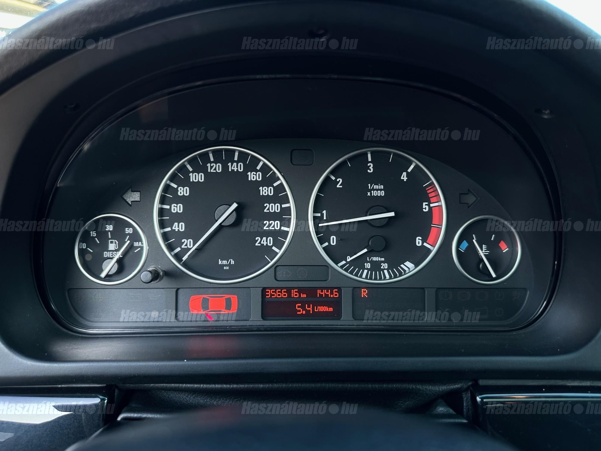 BMW 5-ÖS SOROZAT 525d Touring (Automata)