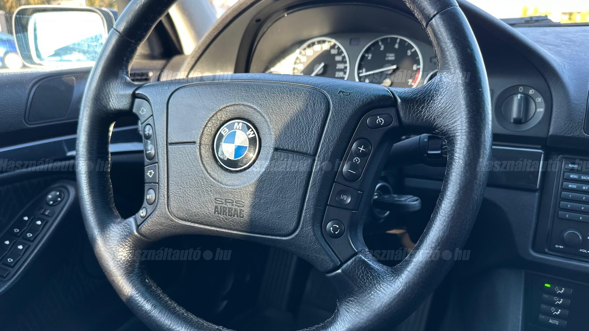BMW 528i (Automata)