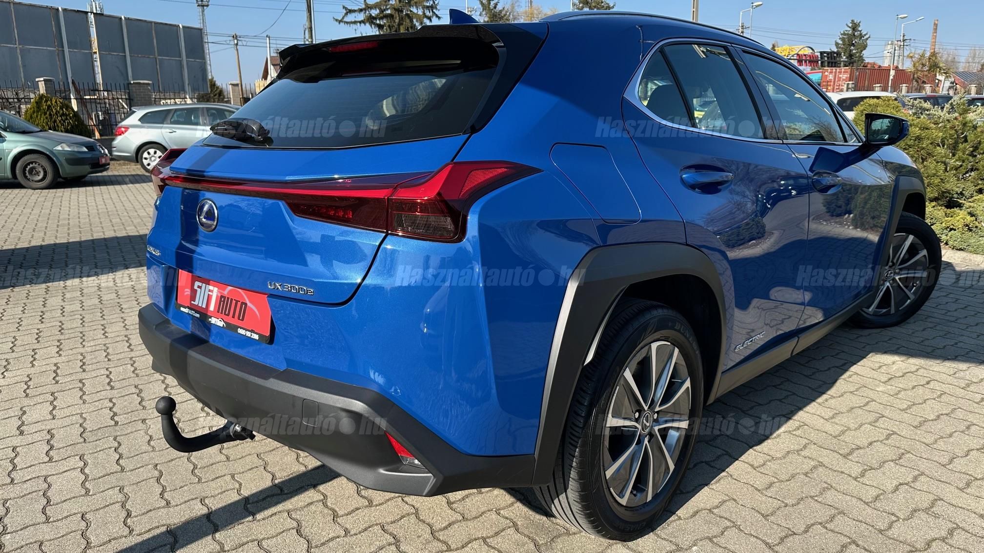 LEXUS UX 300e Luxury