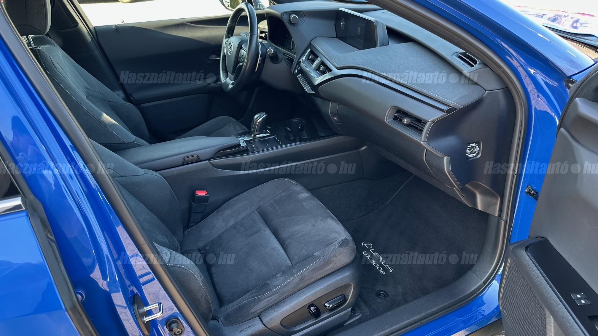 LEXUS UX 300e Luxury