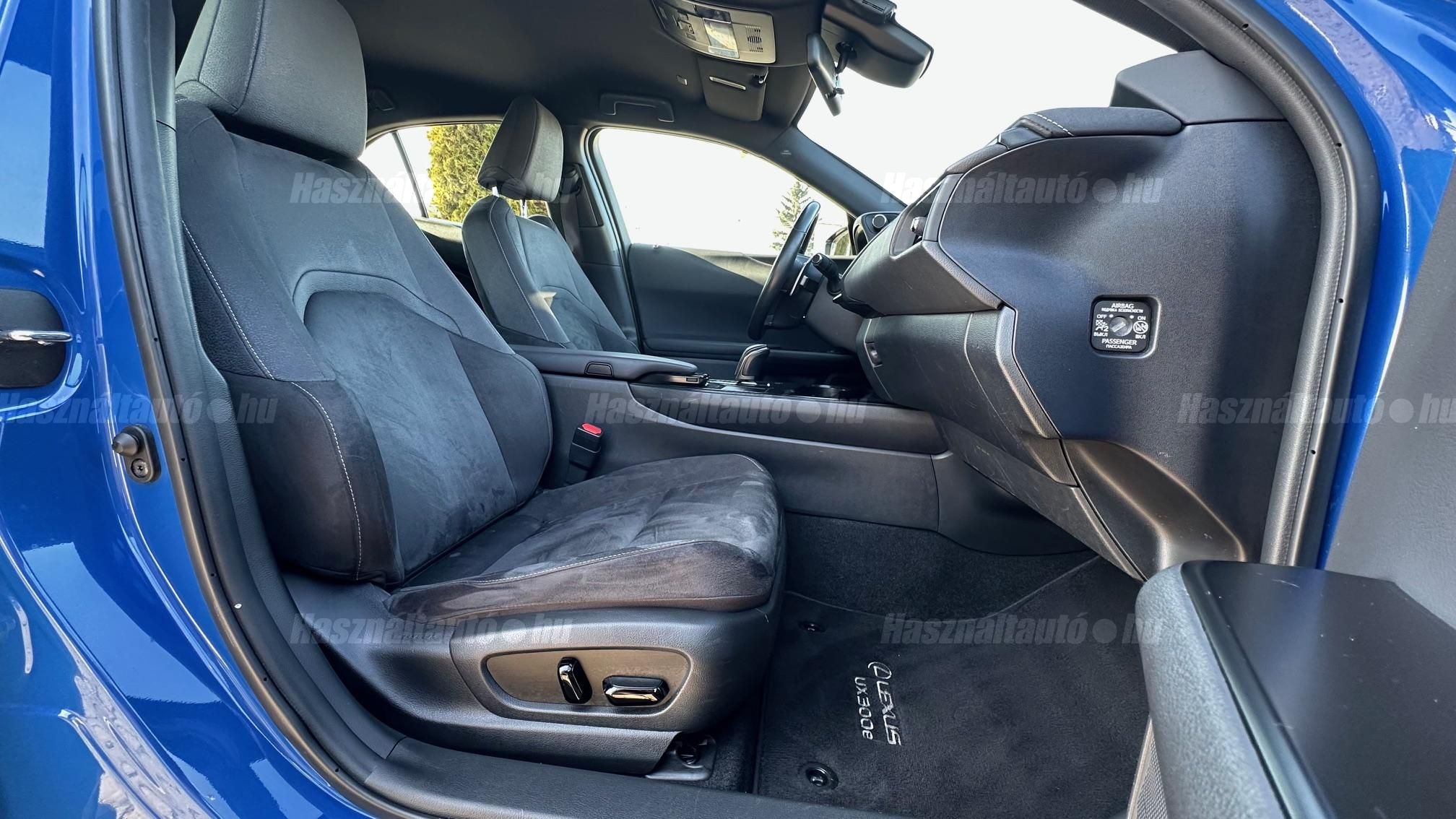 LEXUS UX 300e Luxury