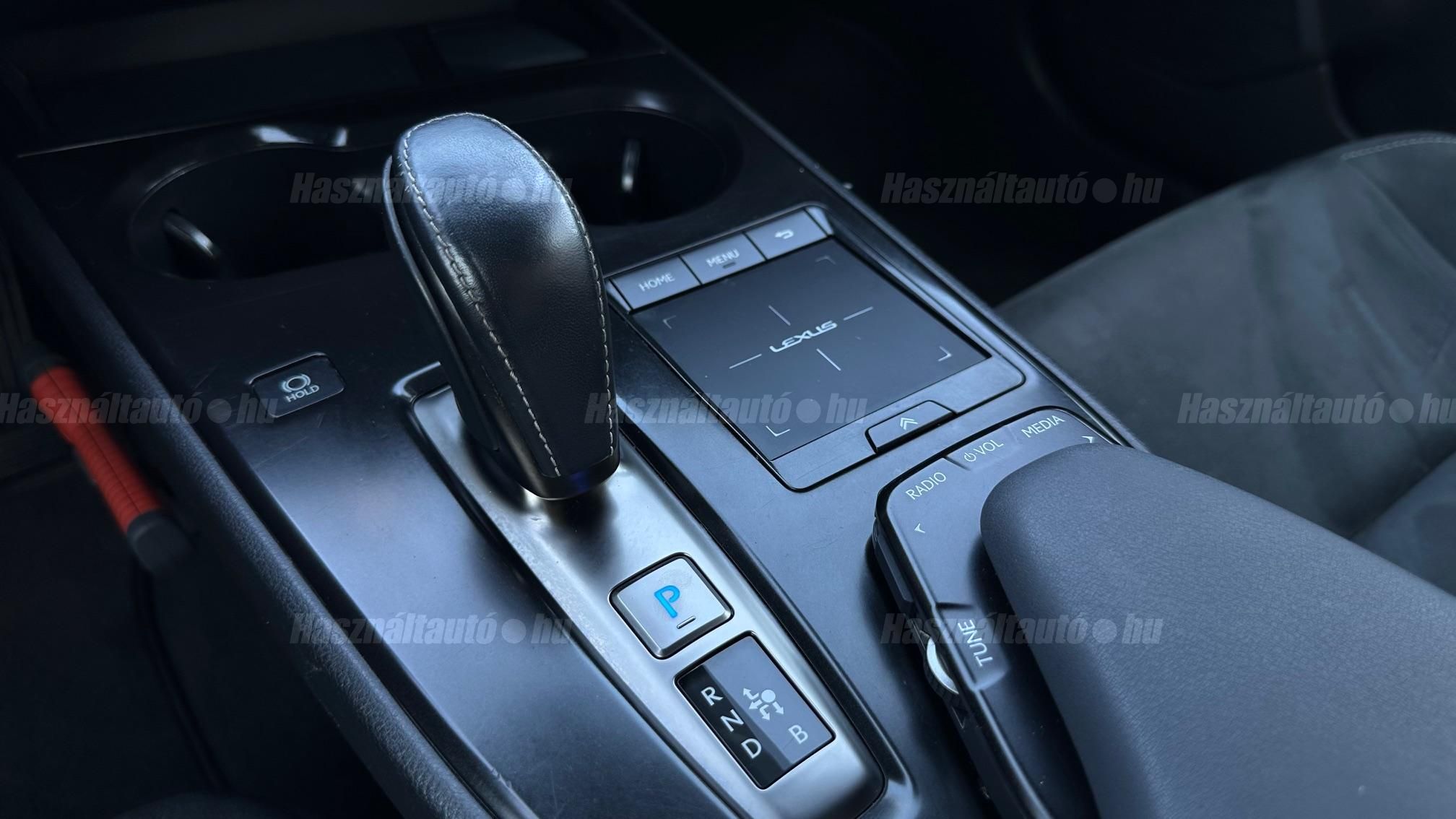 LEXUS UX 300e Luxury