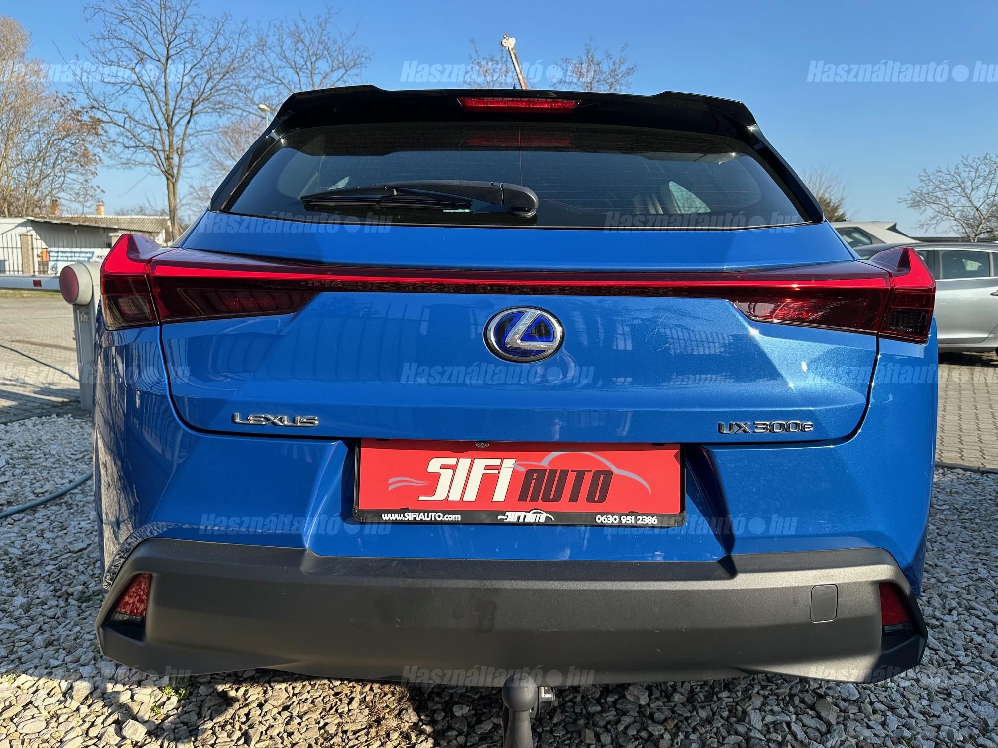 LEXUS UX 300e Luxury