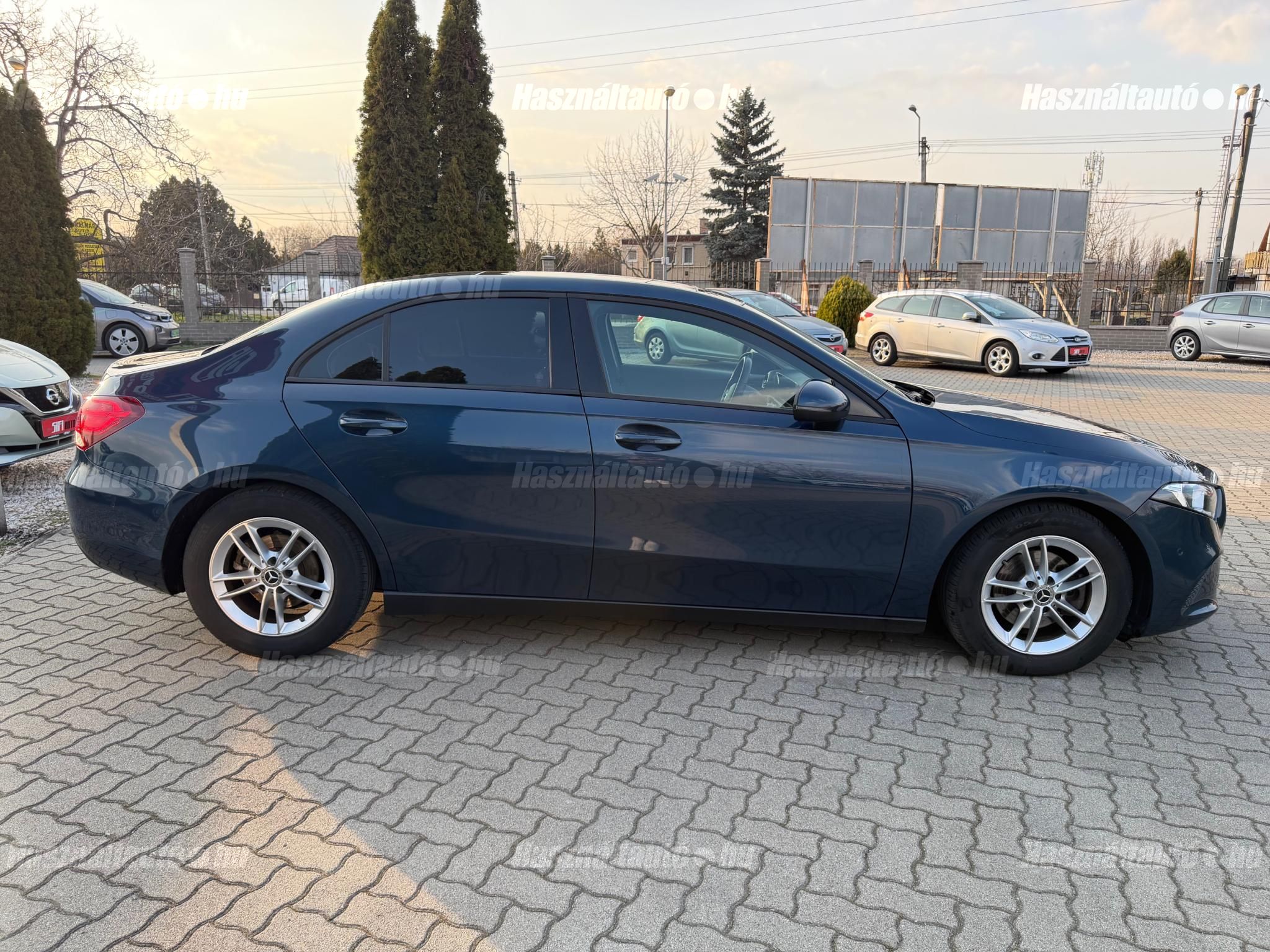 MERCEDES-BENZ A 180 d Style 7G-DCT Limuzin