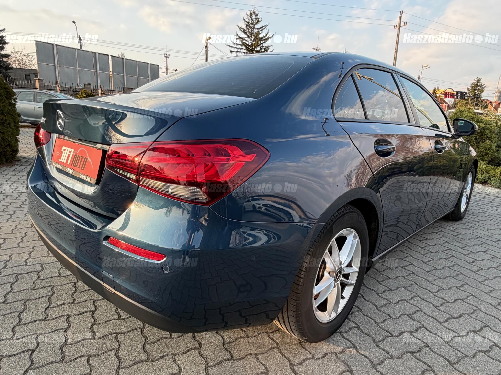 MERCEDES-BENZ A 180 d Style 7G-DCT Limuzin