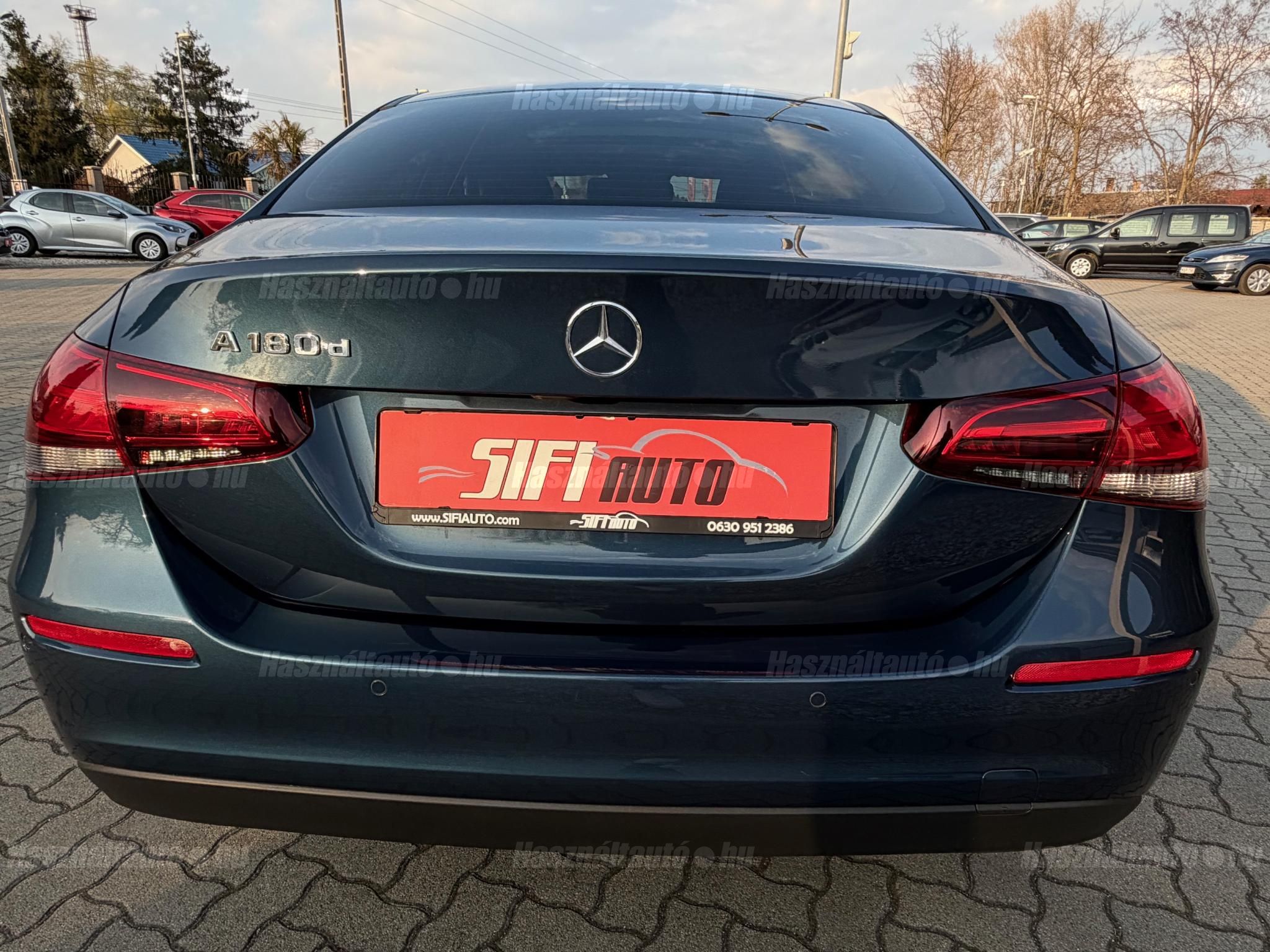 MERCEDES-BENZ A 180 d Style 7G-DCT Limuzin