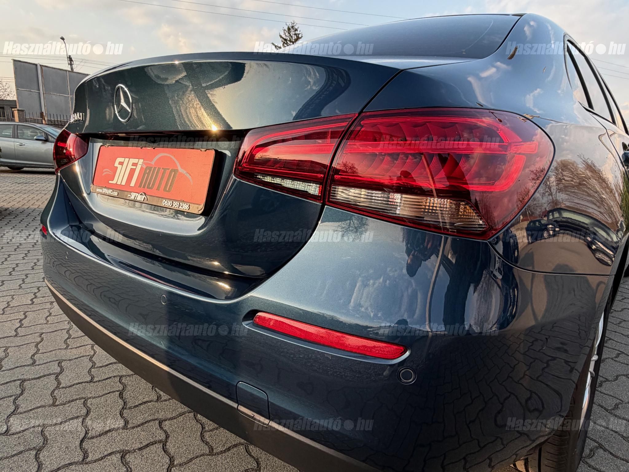 MERCEDES-BENZ A 180 d Style 7G-DCT Limuzin