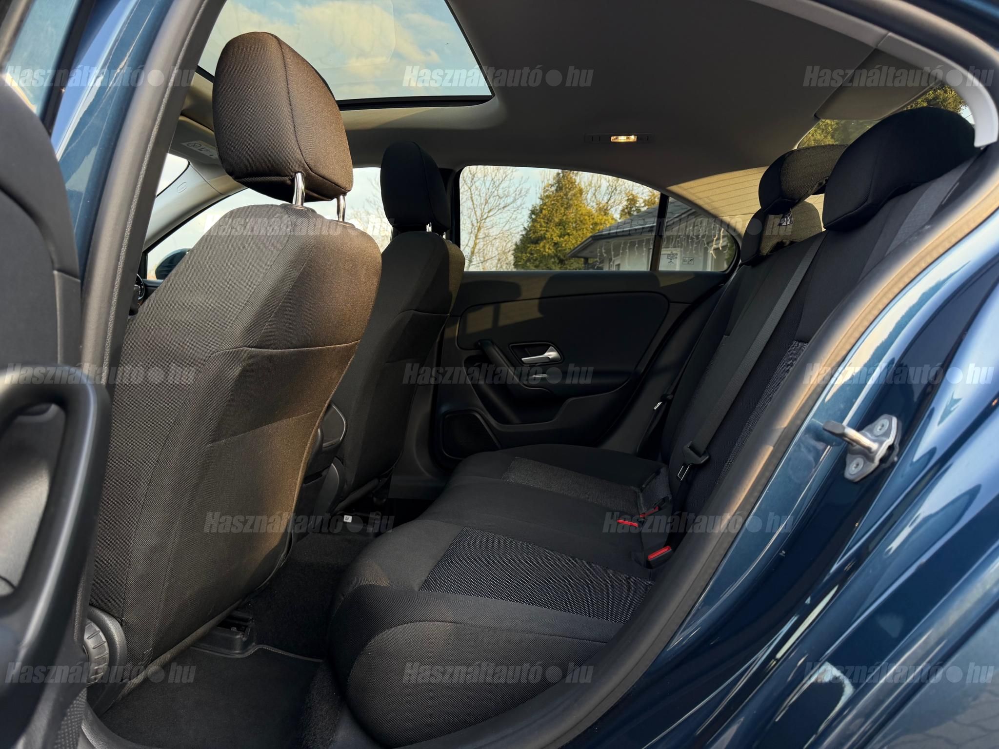 MERCEDES-BENZ A 180 d Style 7G-DCT Limuzin