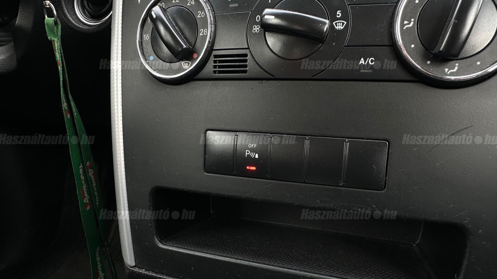 MERCEDES-BENZ A 170 Avantgarde Autotronic