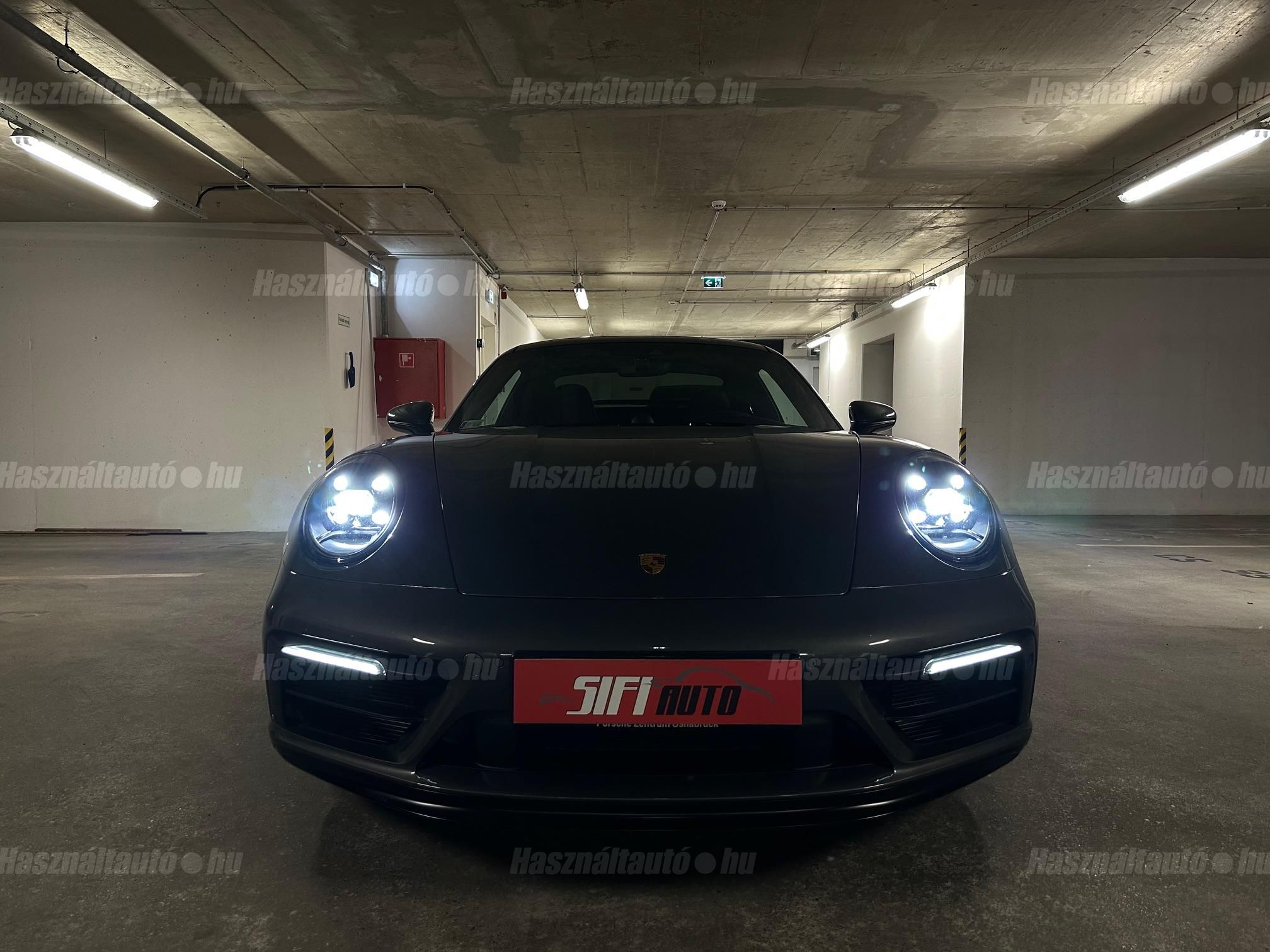 PORSCHE 911 Carrera GTS PDK