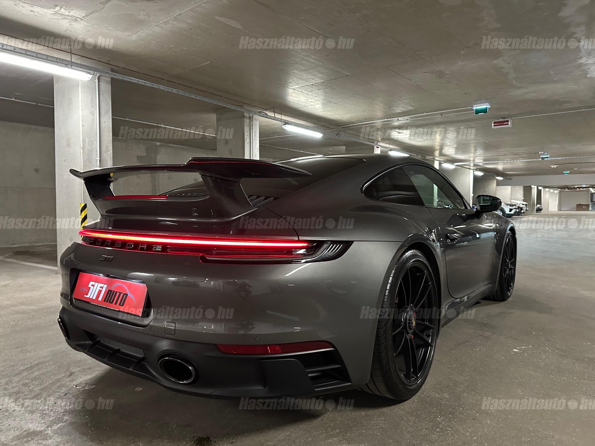 PORSCHE 911 Carrera GTS PDK