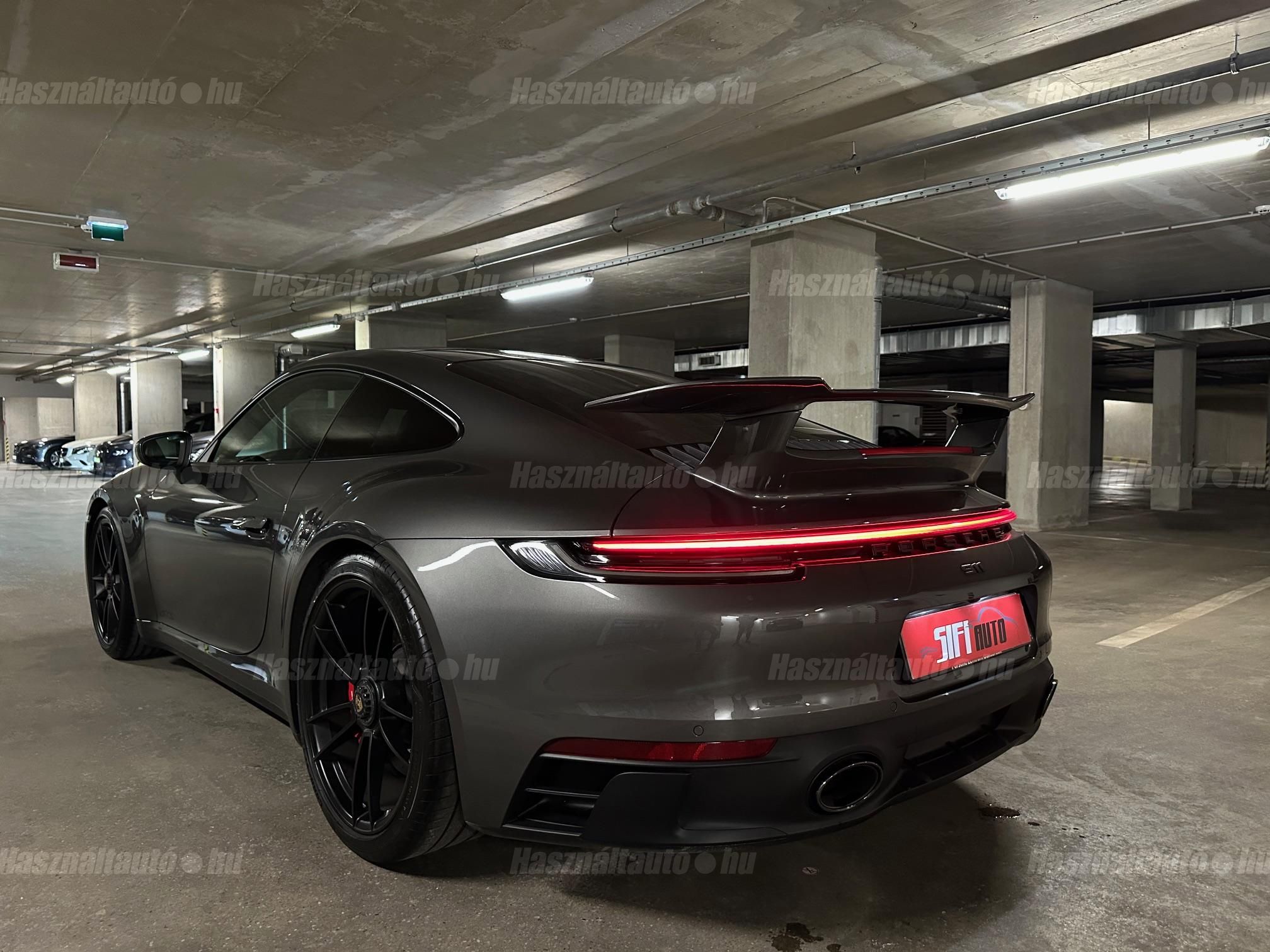 PORSCHE 911 Carrera GTS PDK
