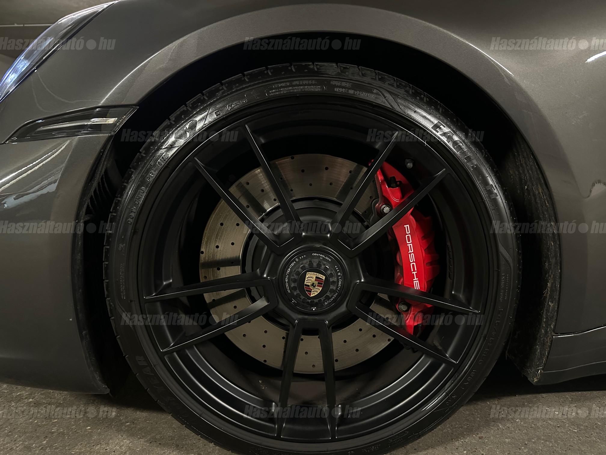 PORSCHE 911 Carrera GTS PDK