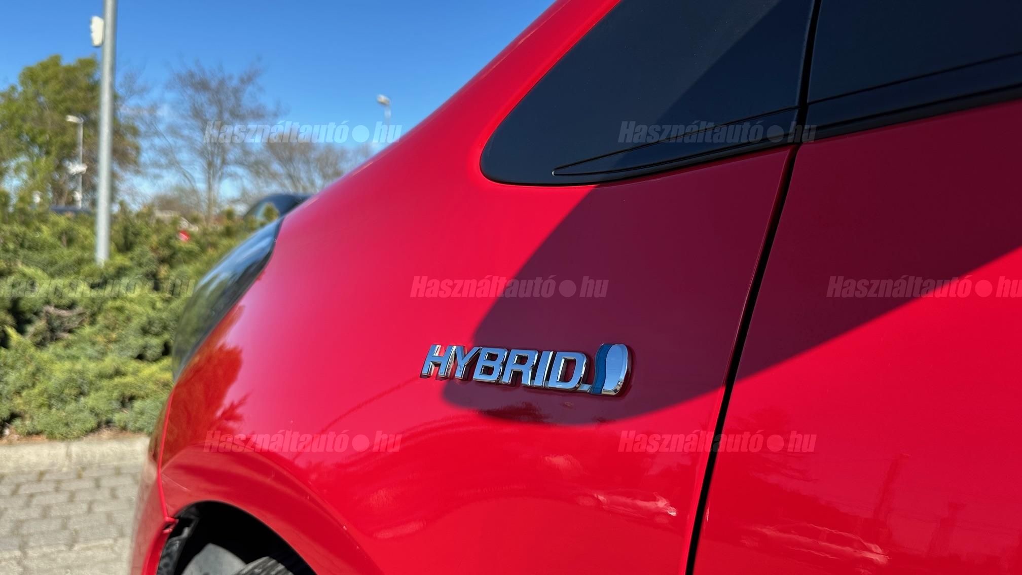 TOYOTA YARIS 1.5 VVT-i Hybrid Comfort e-CVT
