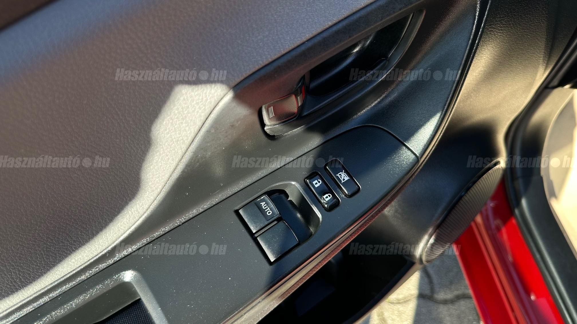 TOYOTA YARIS 1.5 VVT-i Hybrid Comfort e-CVT