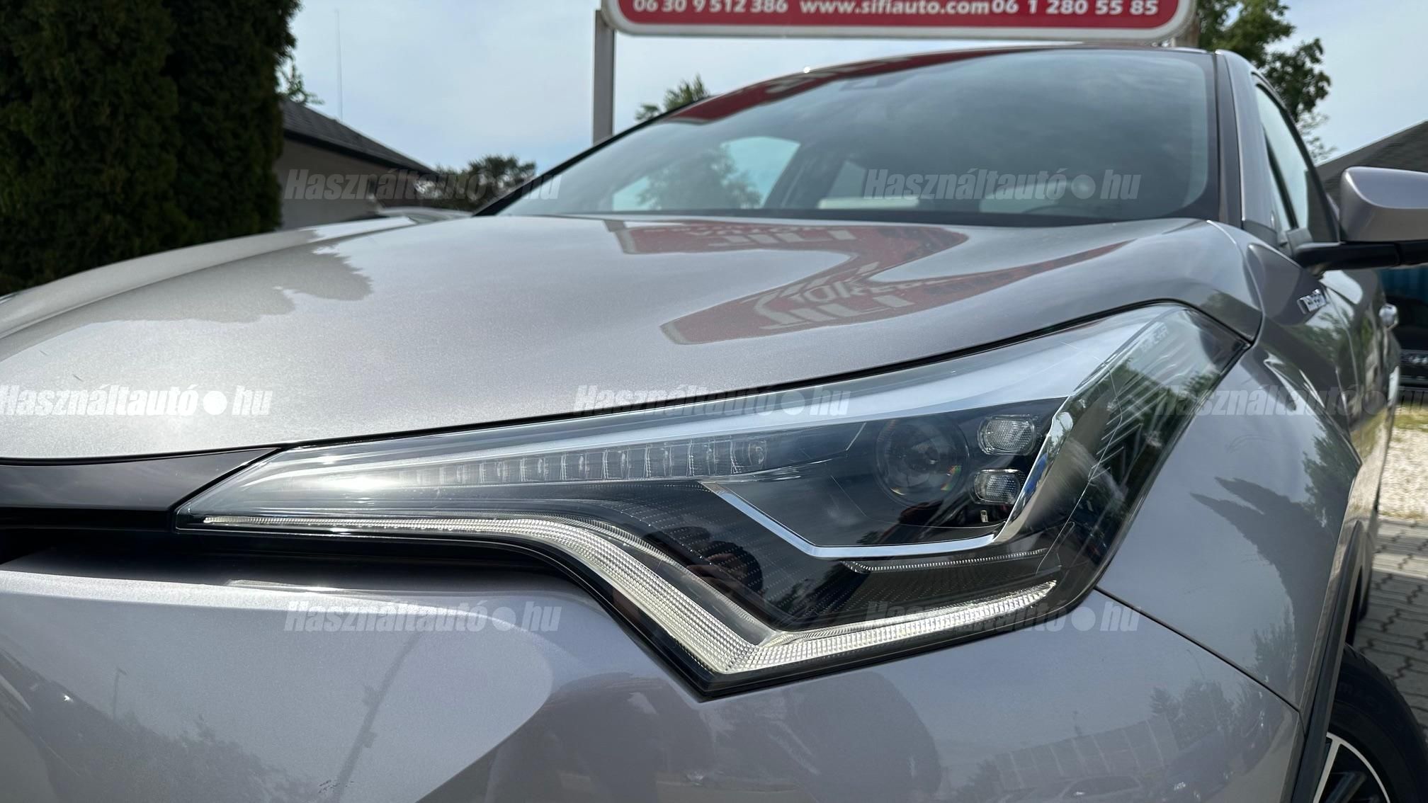 TOYOTA C-HR 1.8 Hybrid Executive LED Premium pack Leather e-CVT 3.év.Garancia./35.eKM/