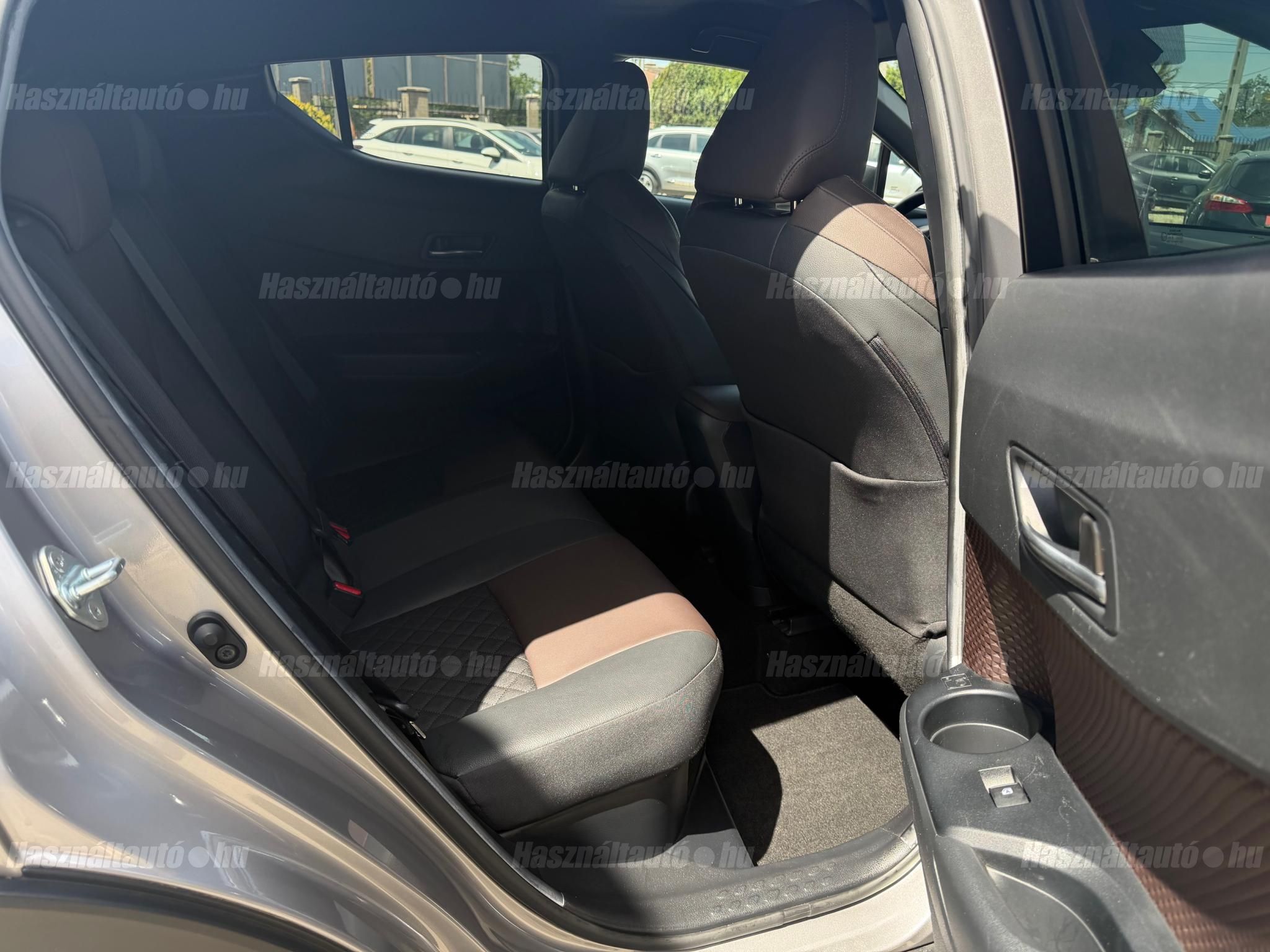 TOYOTA C-HR 1.8 Hybrid Executive LED Premium pack Leather e-CVT 3.év.Garancia./35.eKM/