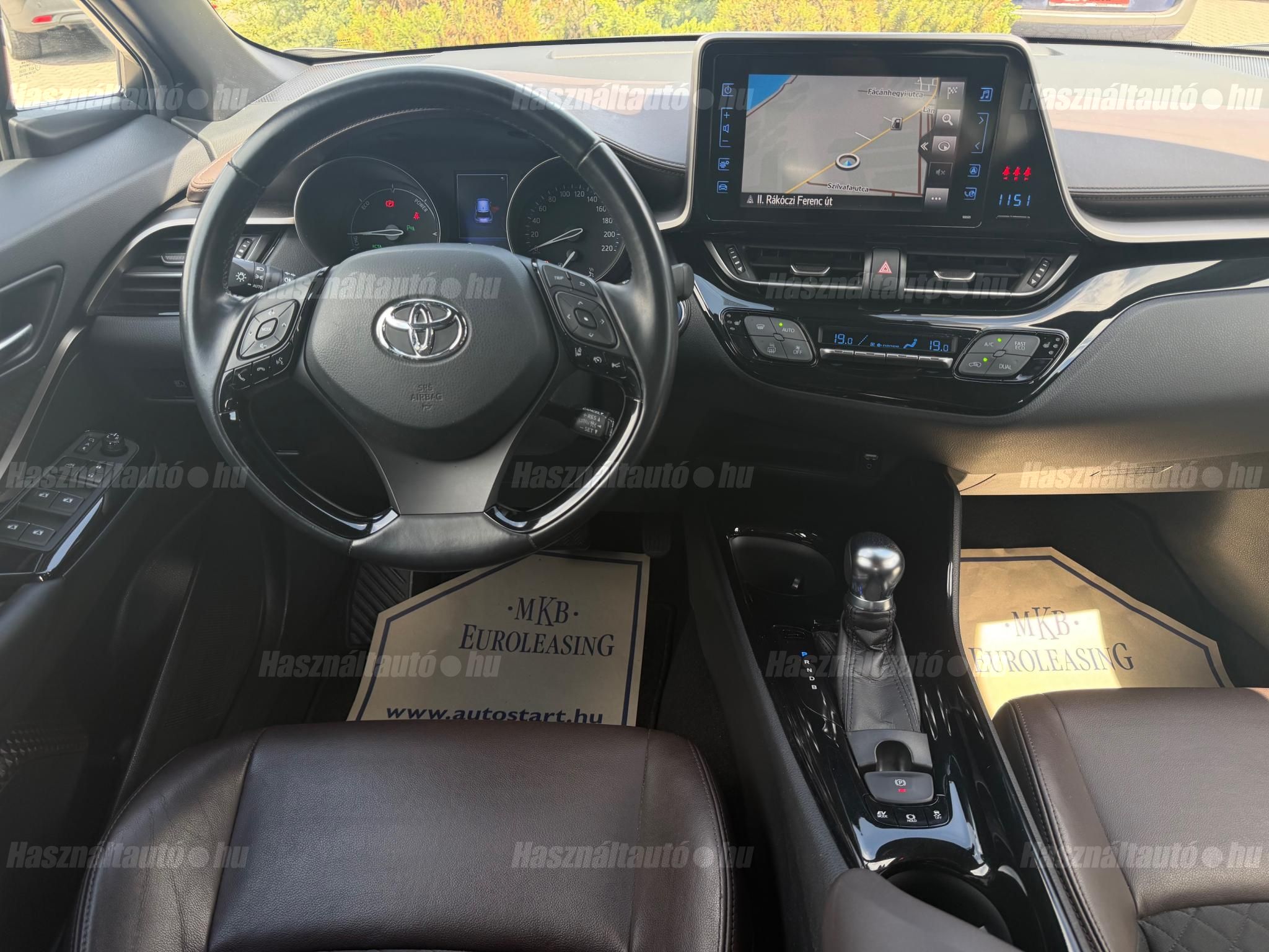 TOYOTA C-HR 1.8 Hybrid Executive LED Premium pack Leather e-CVT 3.év.Garancia./35.eKM/