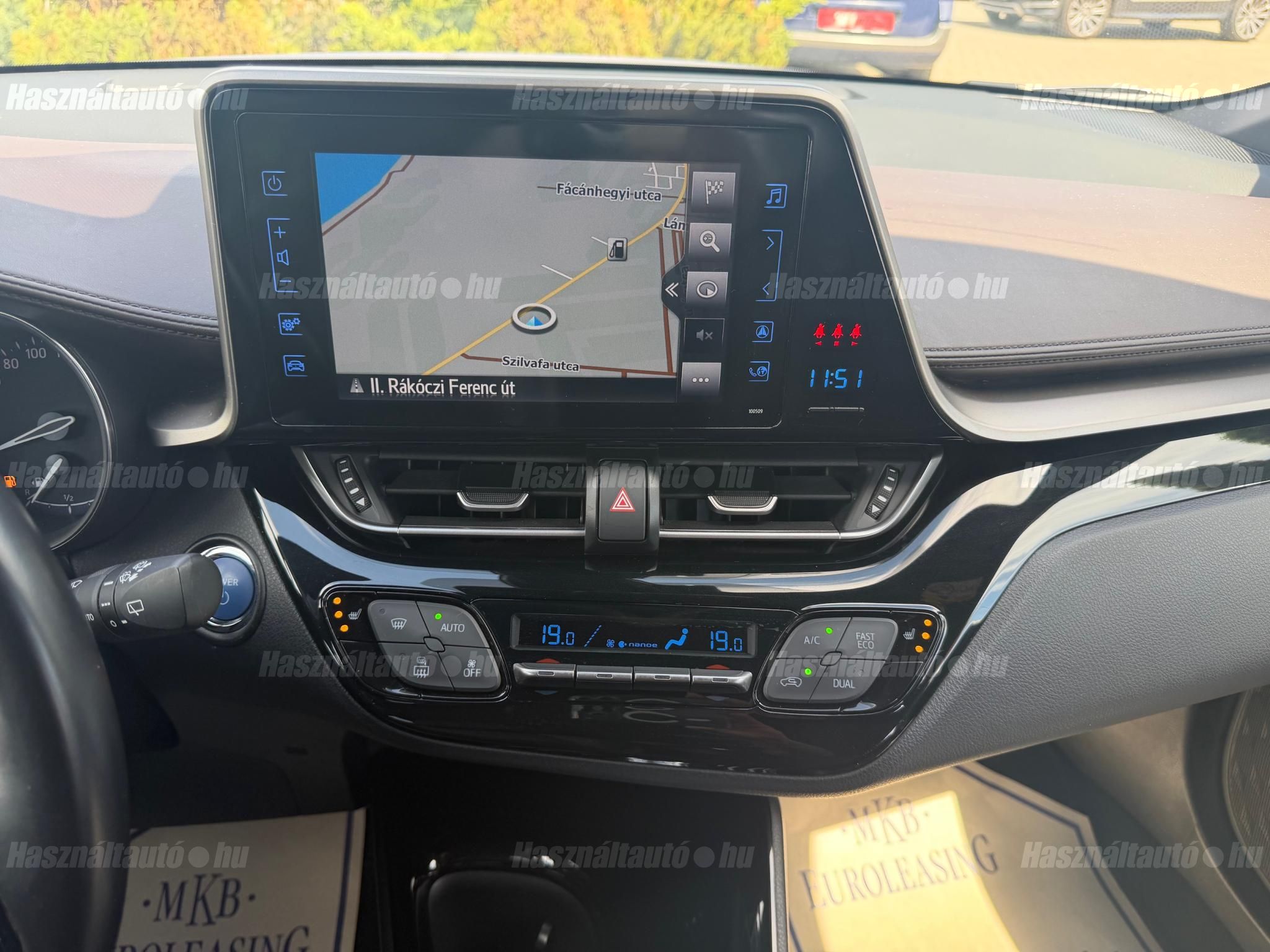TOYOTA C-HR 1.8 Hybrid Executive LED Premium pack Leather e-CVT 3.év.Garancia./35.eKM/