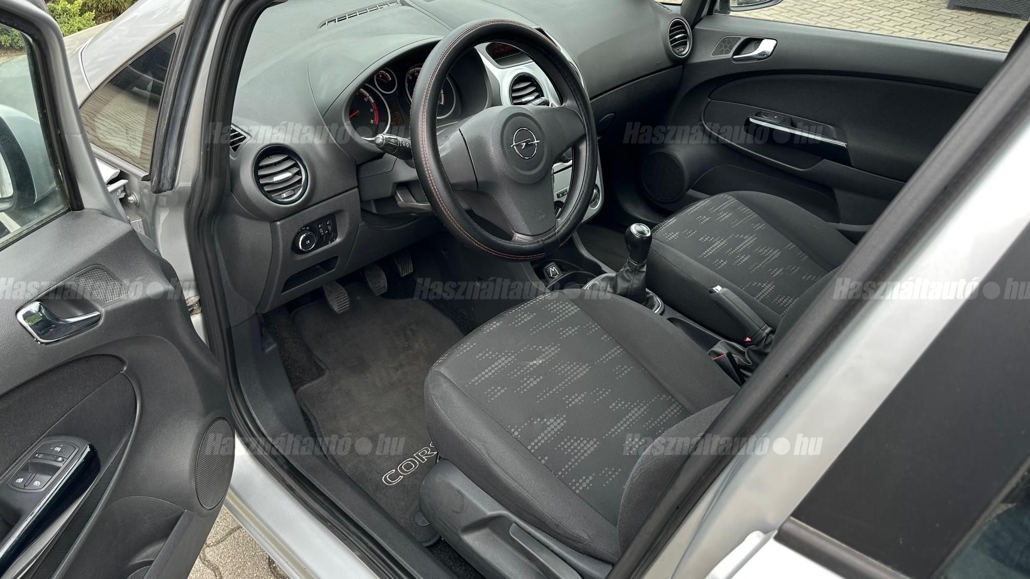 OPEL CORSA 1.4 Enjoy