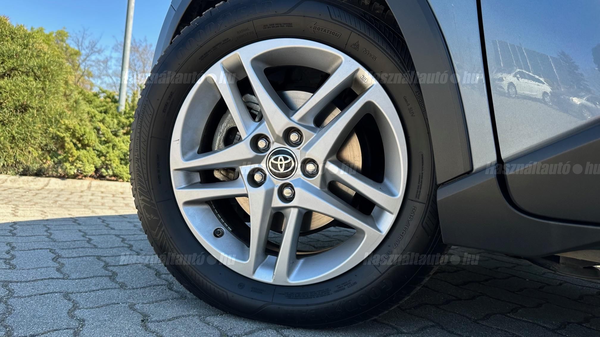 TOYOTA C-HR 1.8 Hybrid Comfort Business e-CVT