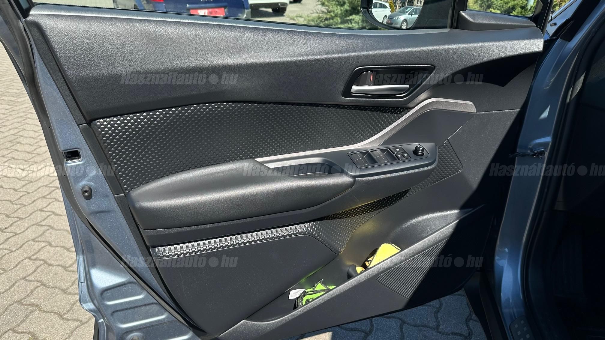 TOYOTA C-HR 1.8 Hybrid Comfort Business e-CVT