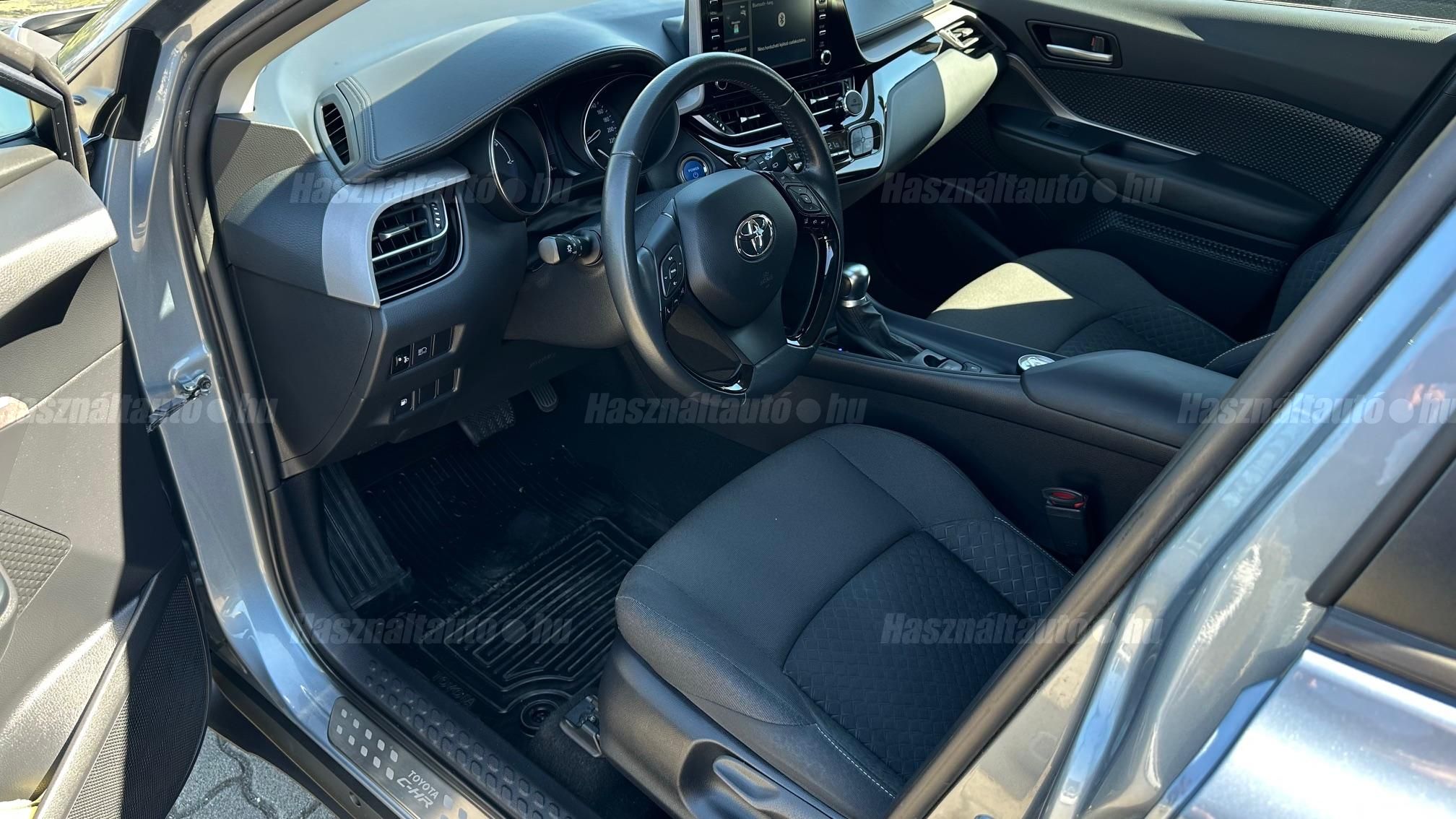 TOYOTA C-HR 1.8 Hybrid Comfort Business e-CVT