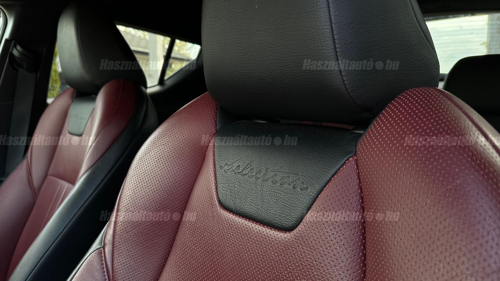 TOYOTA C-HR 1.2T Selection