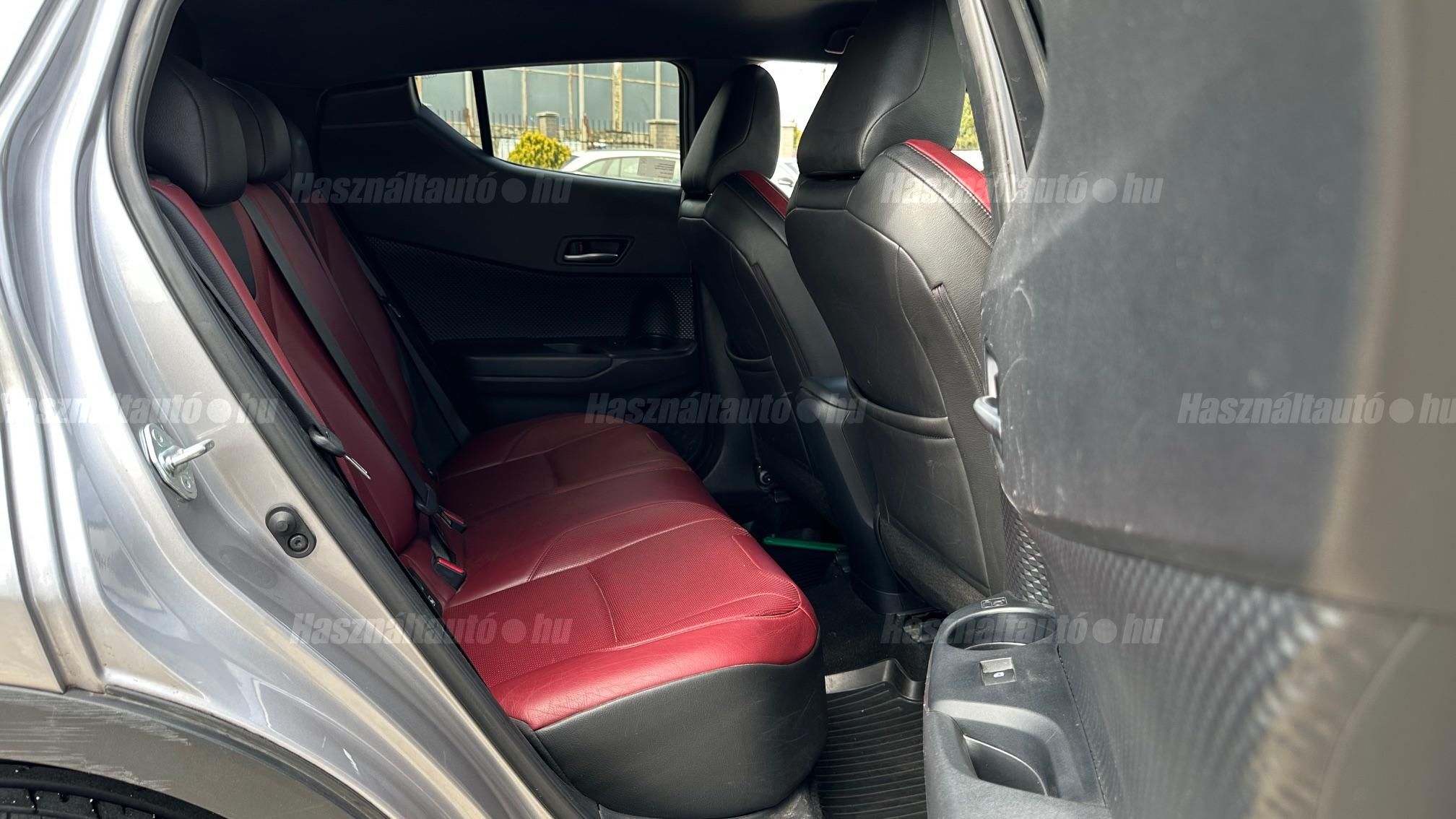 TOYOTA C-HR 1.2T Selection