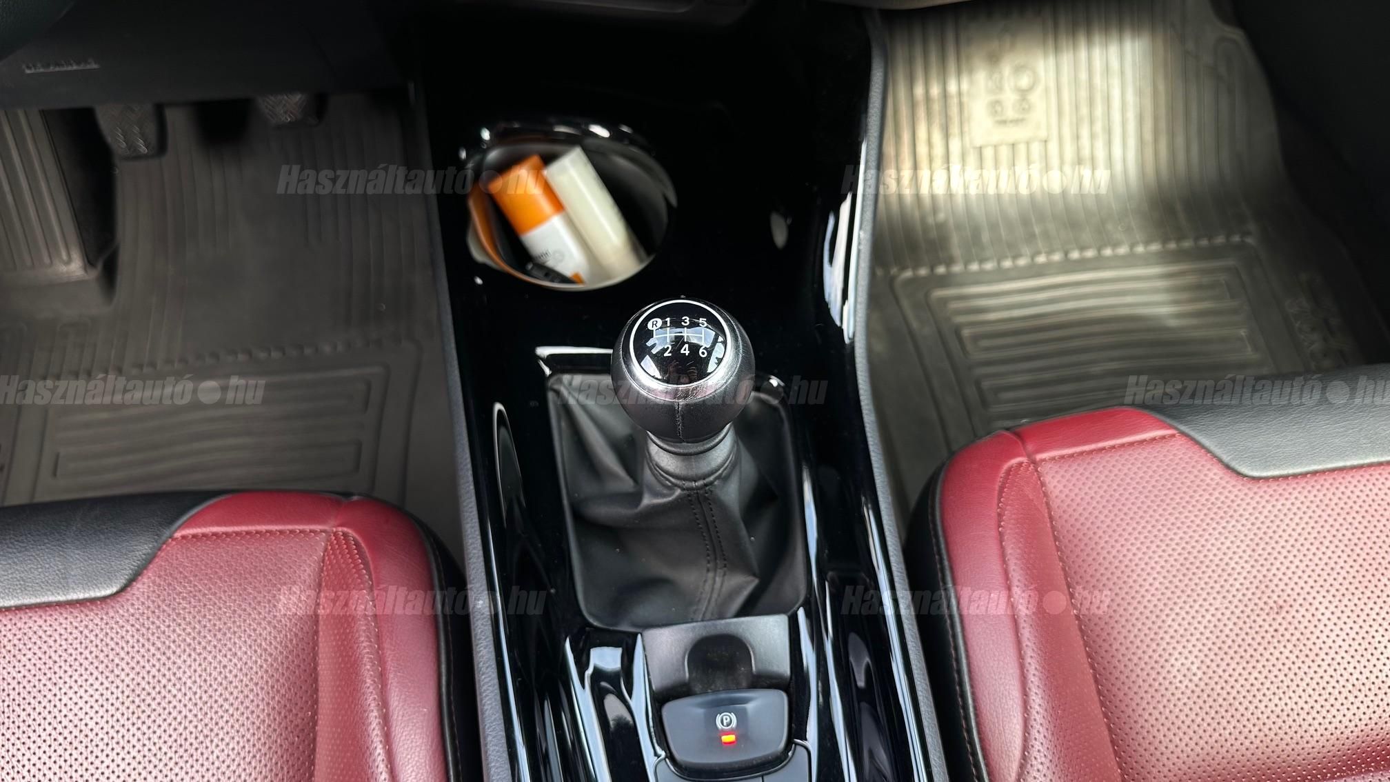 TOYOTA C-HR 1.2T Selection