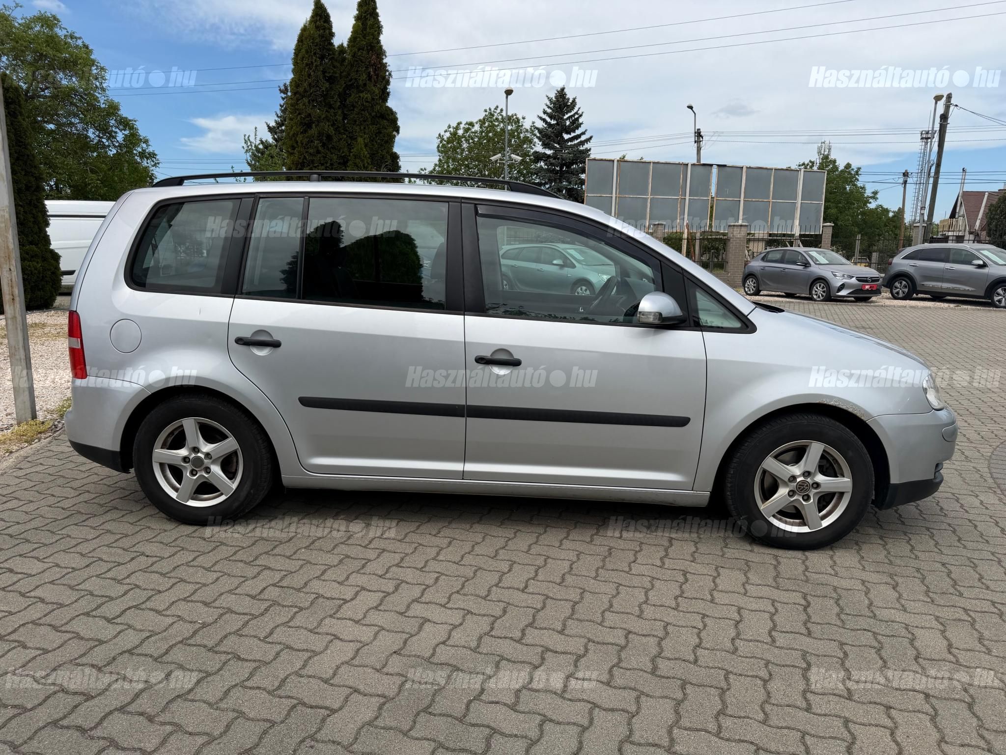 VOLKSWAGEN TOURAN 1.6 Conceptline