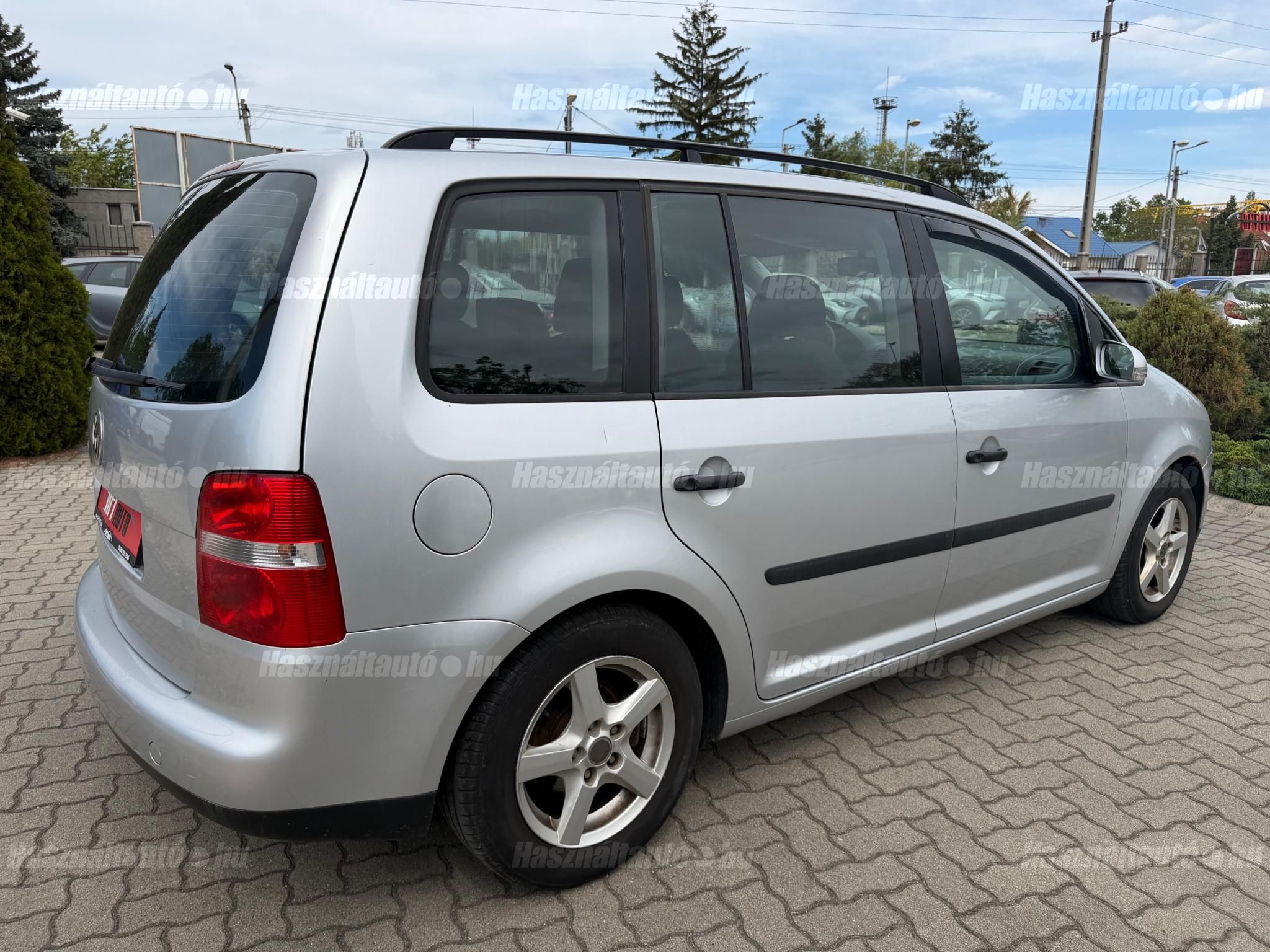 VOLKSWAGEN TOURAN 1.6 Conceptline