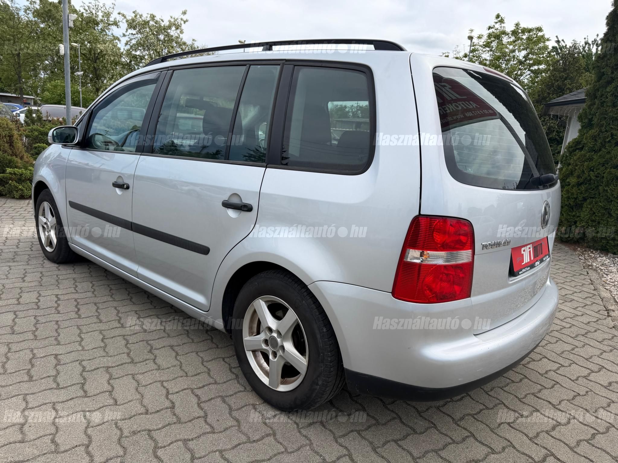 VOLKSWAGEN TOURAN 1.6 Conceptline