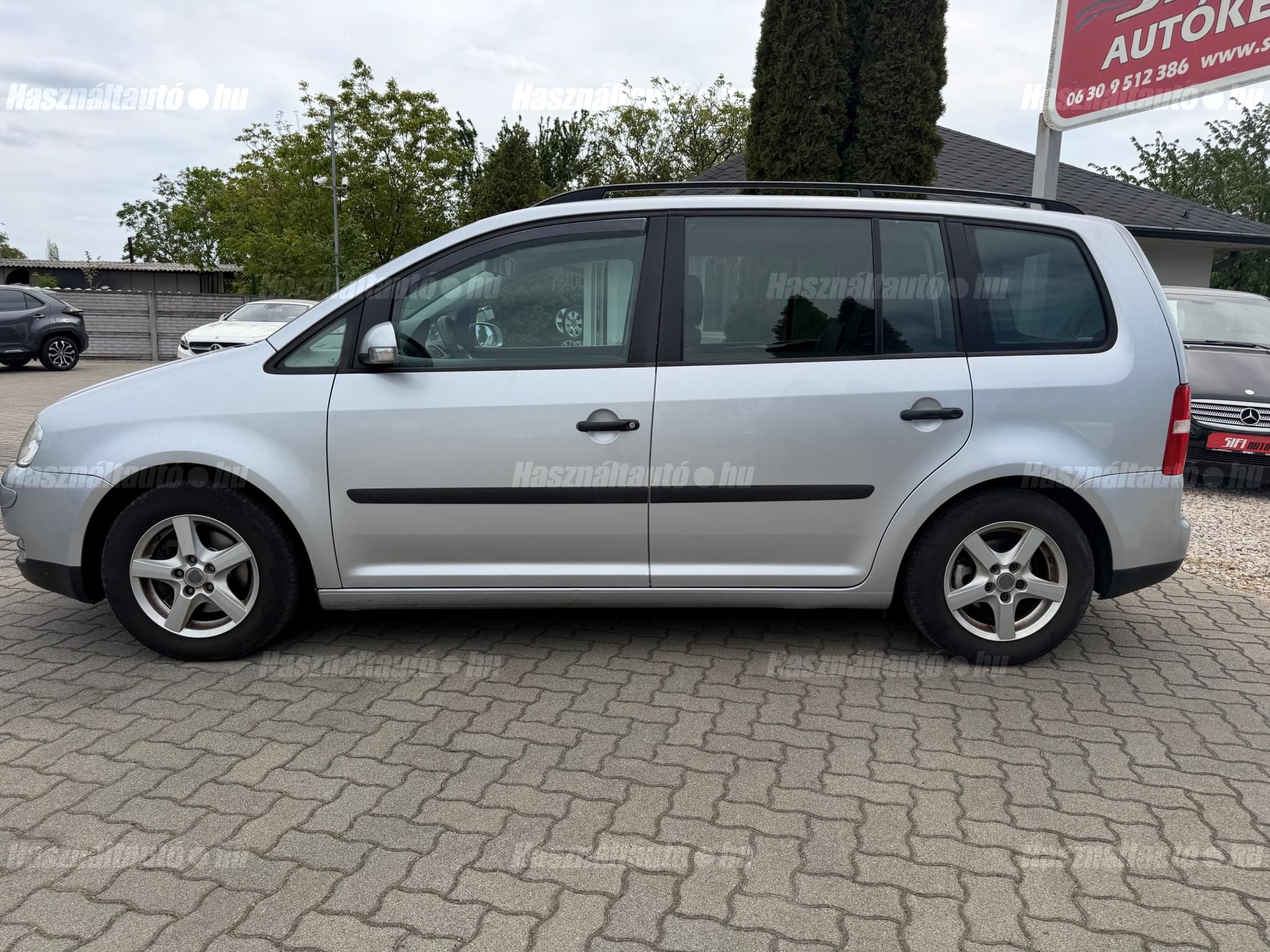 VOLKSWAGEN TOURAN 1.6 Conceptline